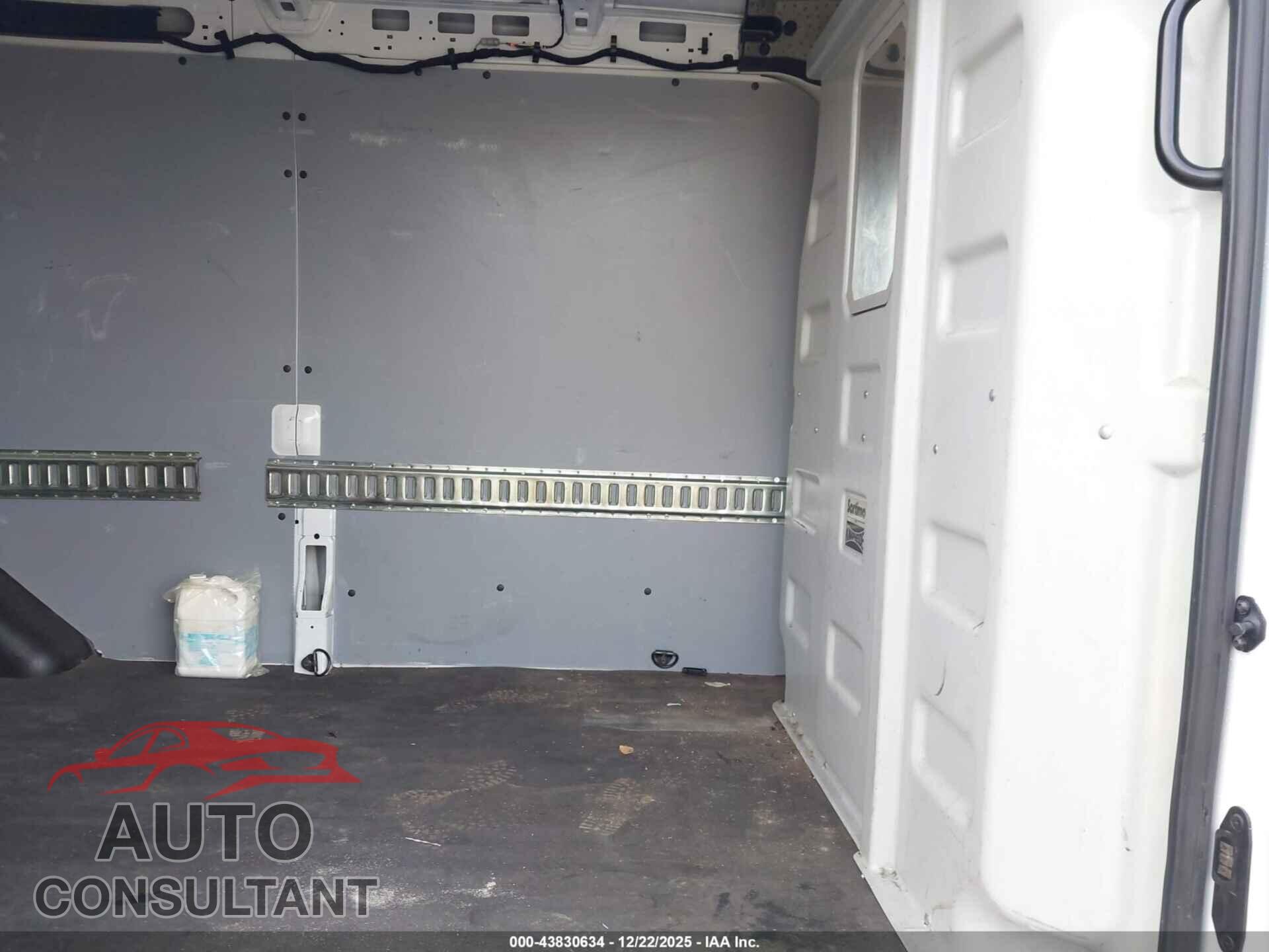 FORD TRANSIT-150 2015 - 1FTNE2CM8FKB05528