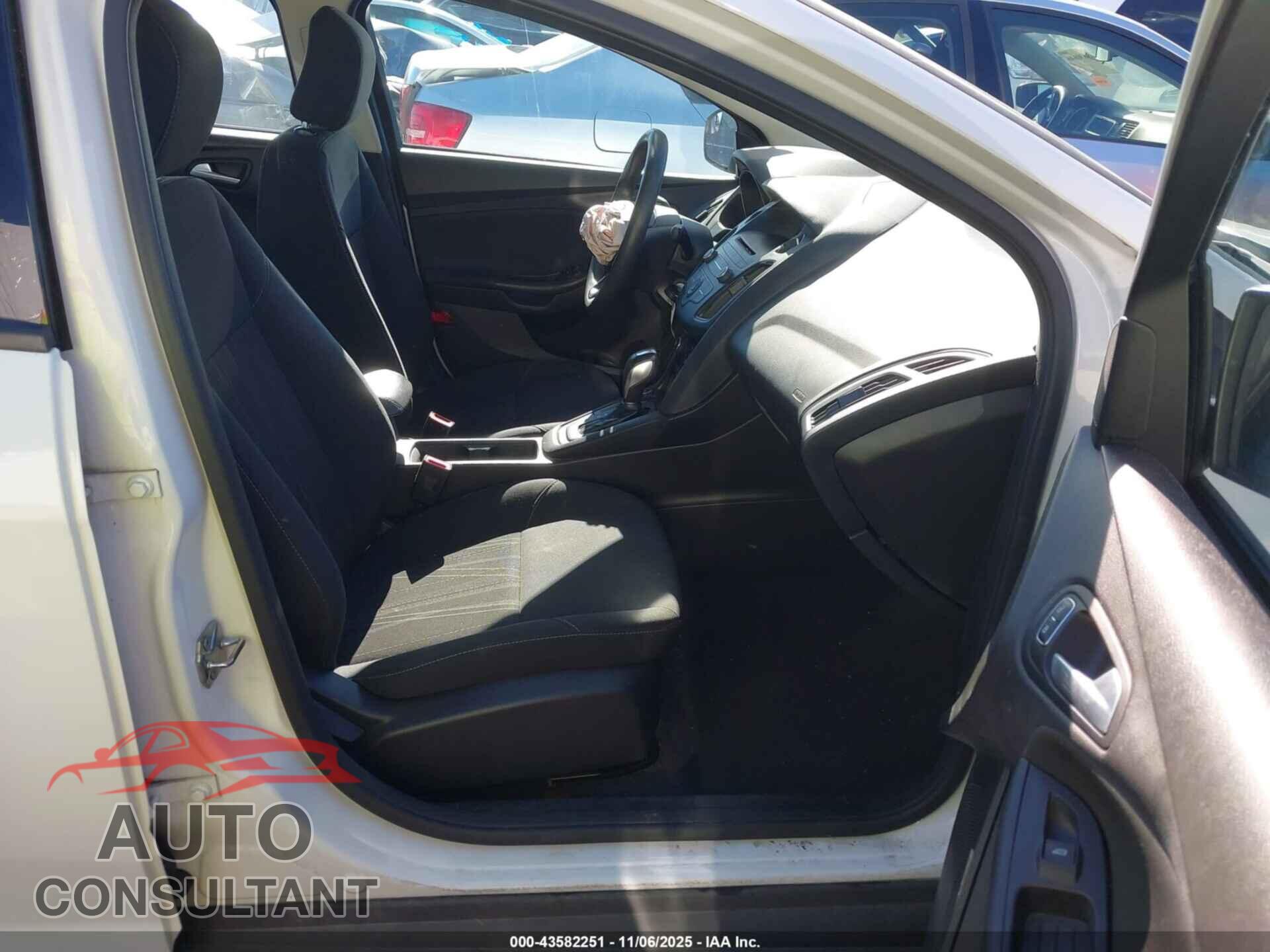 FORD FOCUS 2016 - 1FADP3F26GL257542
