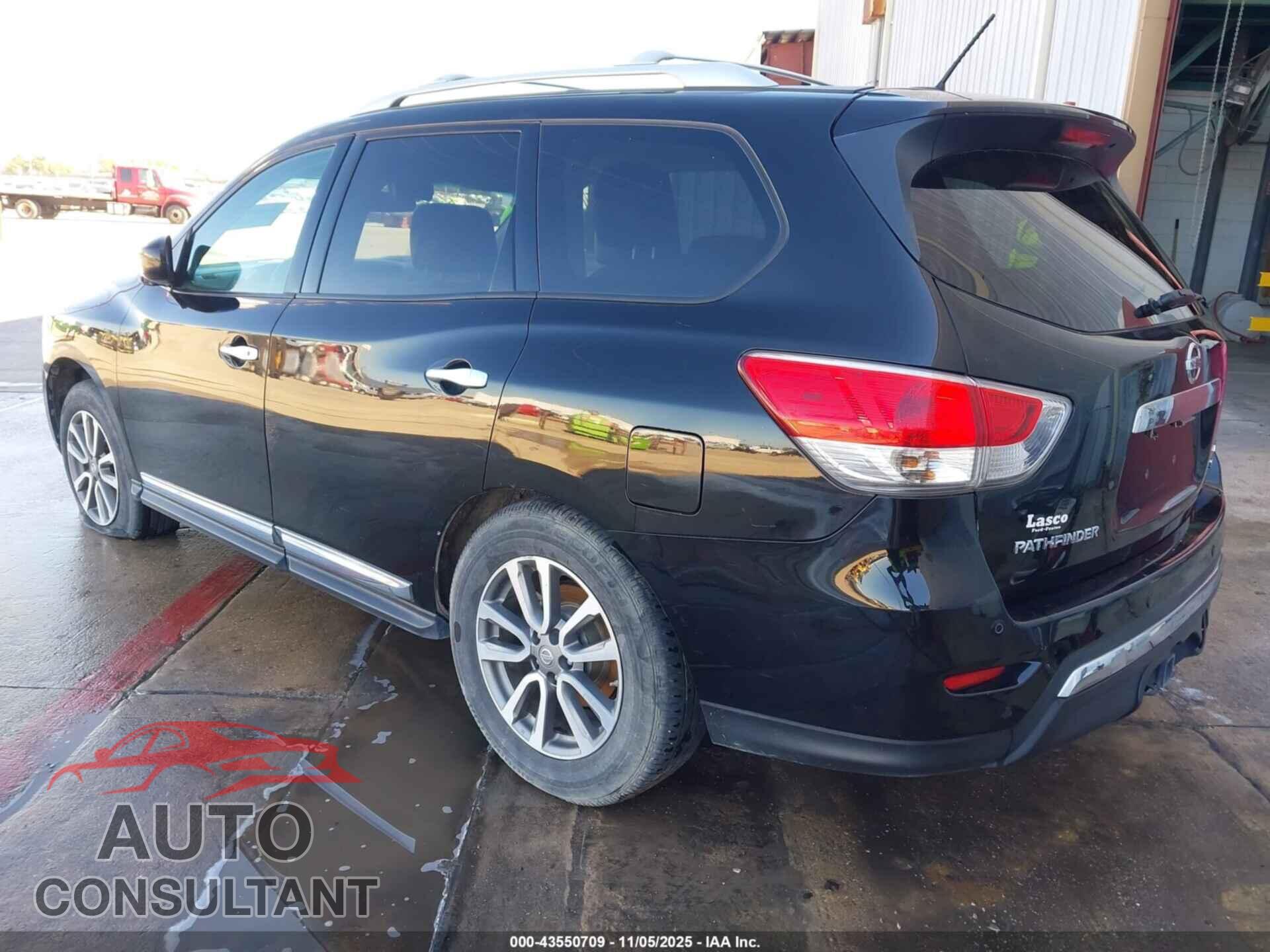 NISSAN PATHFINDER 2013 - 5N1AR2MMXDC680671