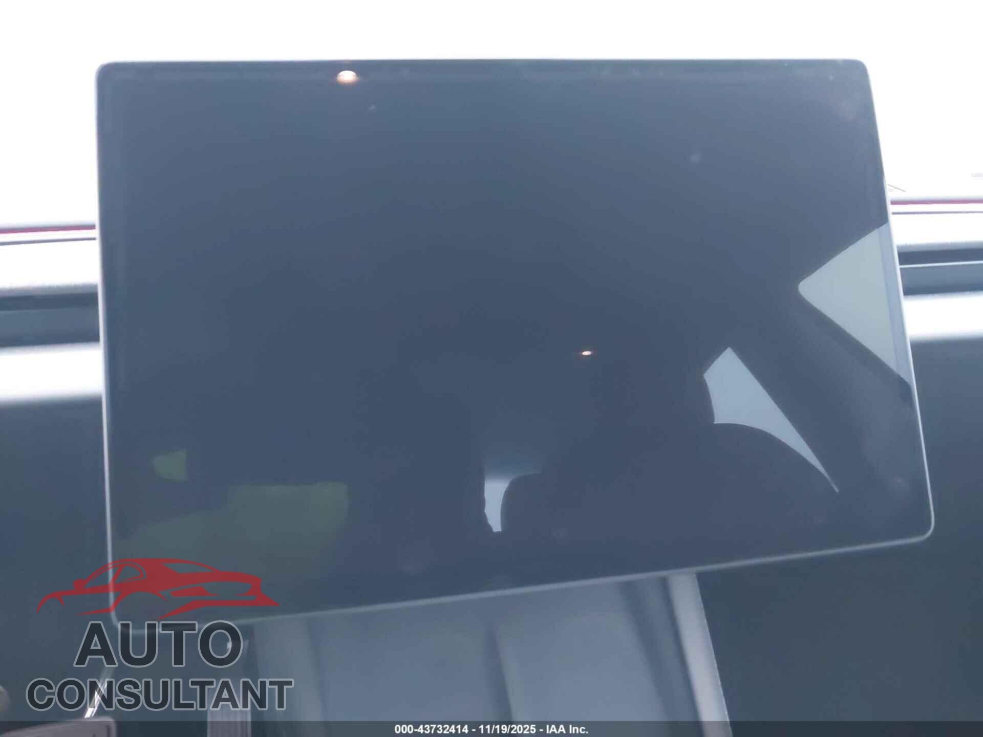 TESLA MODEL 3 2024 - 5YJ3E1EB2RF736726