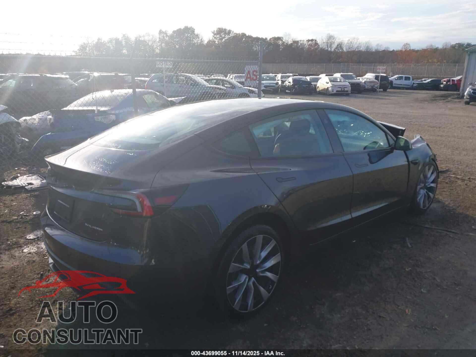 TESLA MODEL 3 2024 - 5YJ3E1EB5RF827408