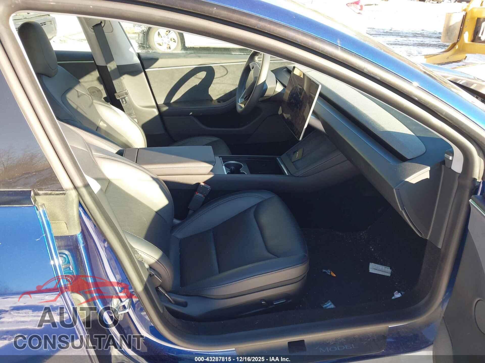 TESLA MODEL 3 2024 - 5YJ3E1EB7RF737029