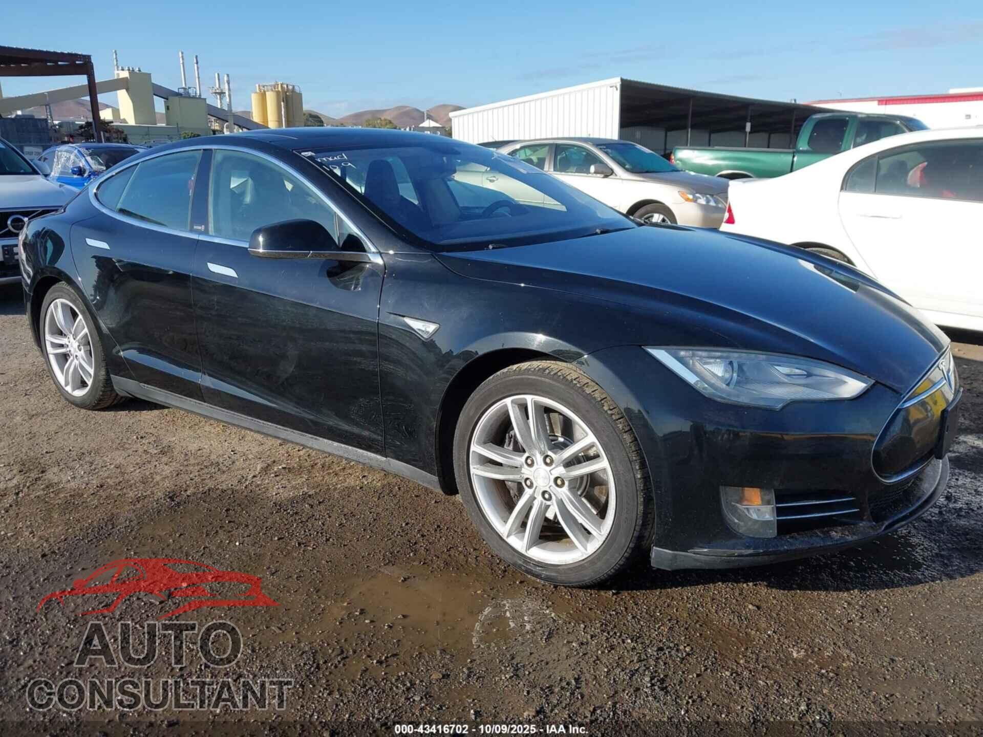 TESLA MODEL S 2013 - 5YJSA1DN0DFP11416