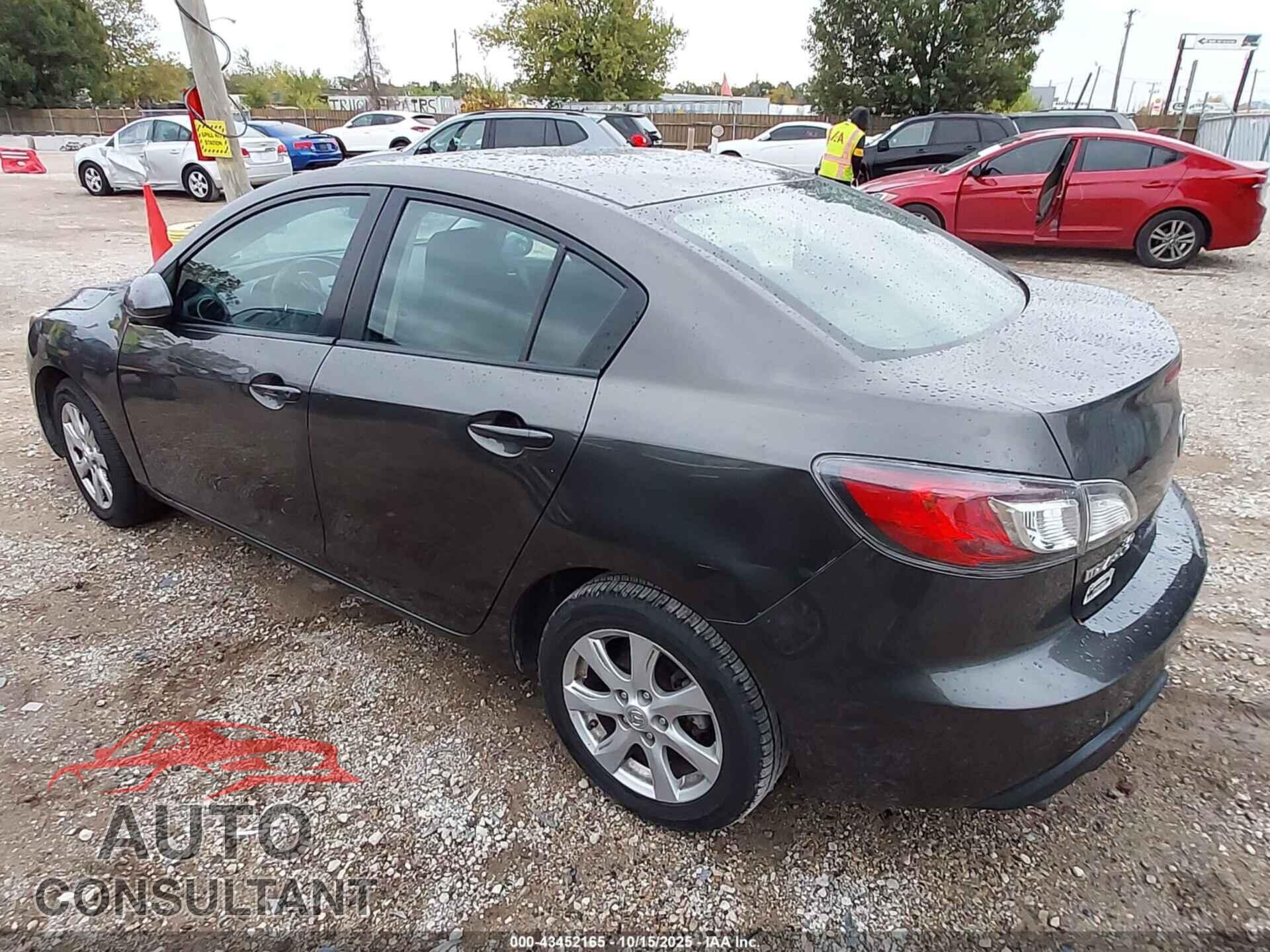 MAZDA MAZDA3 2011 - JM1BL1VF8B1359841