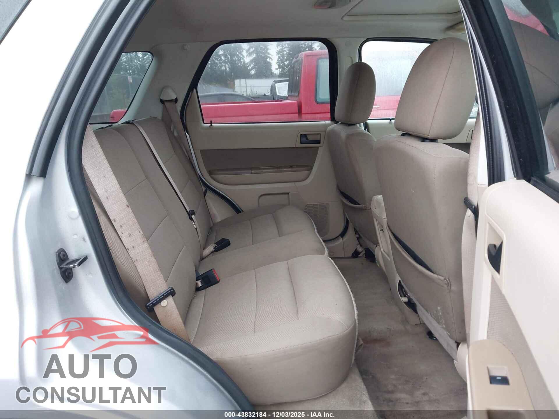 FORD ESCAPE 2010 - 1FMCU0D77AKA52932