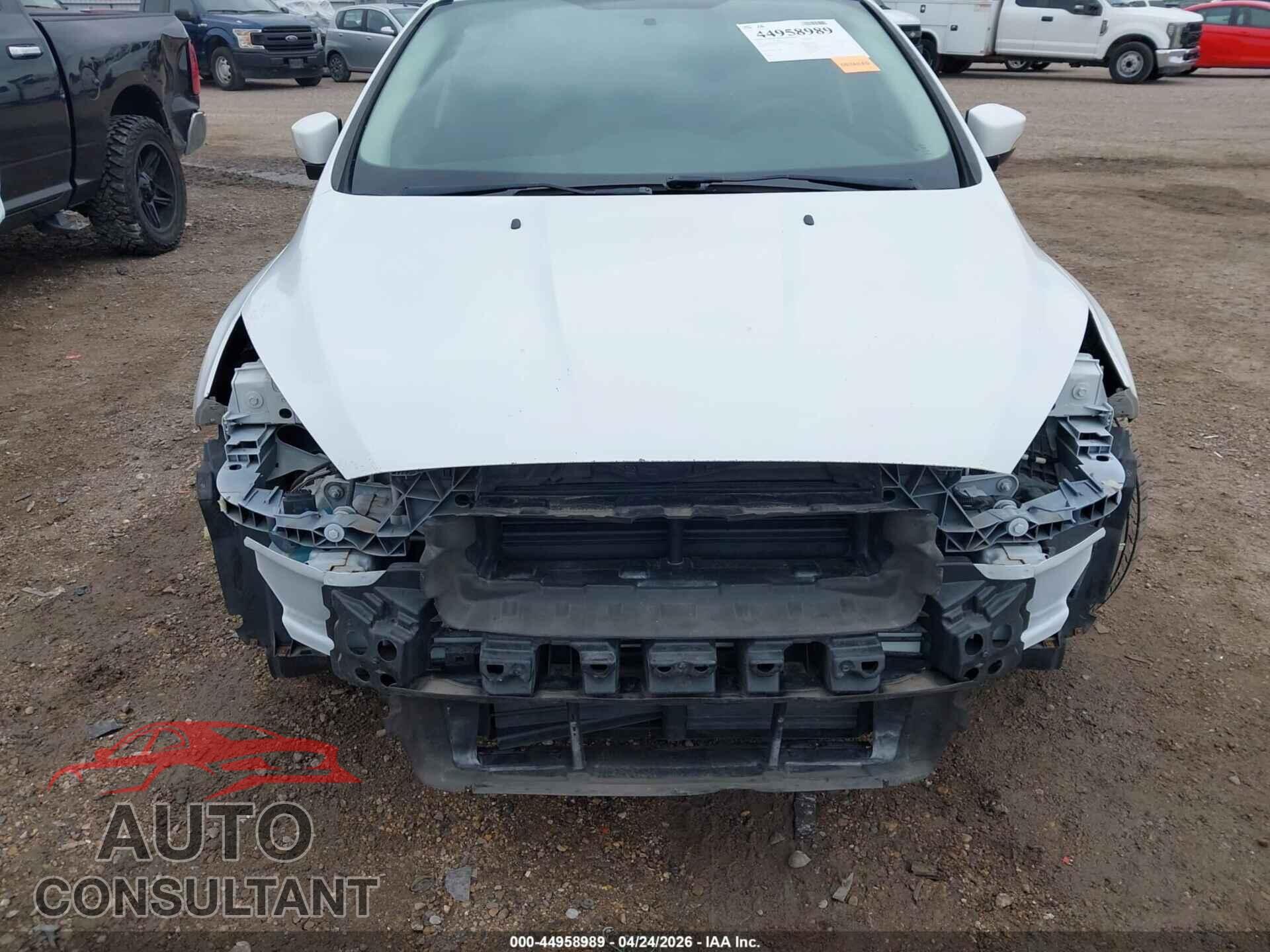 FORD FOCUS 2017 - 1FADP3K29HL258868