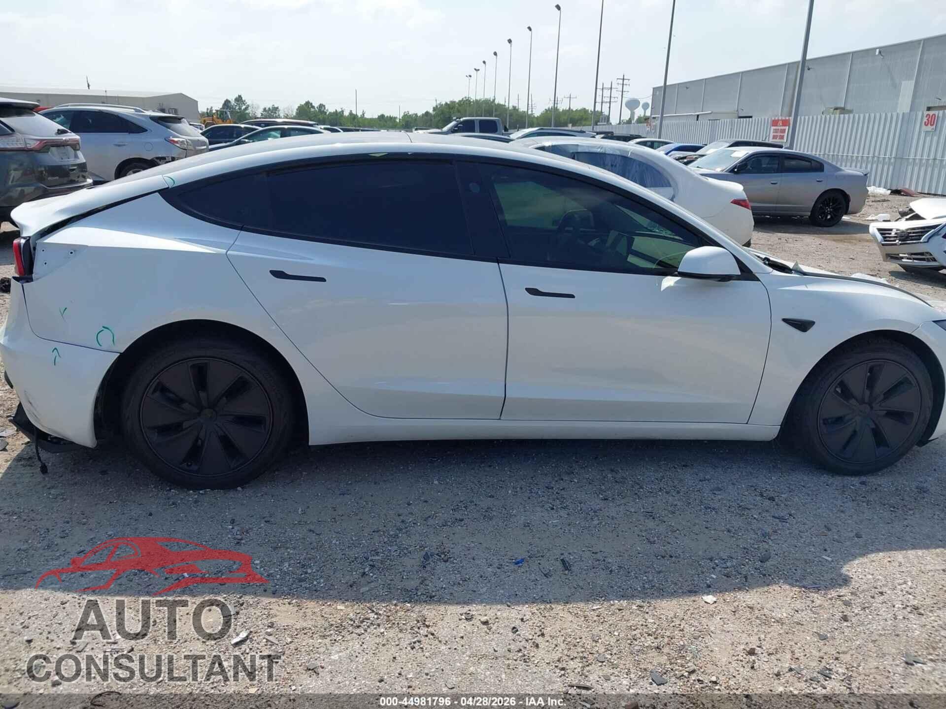 TESLA MODEL 3 2024 - 5YJ3E1EA5RF763376