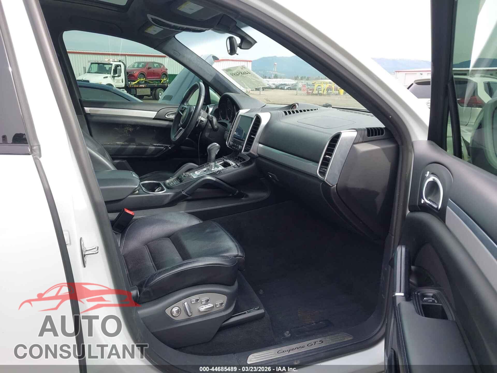PORSCHE CAYENNE 2017 - WP1AD2A26HLA82801
