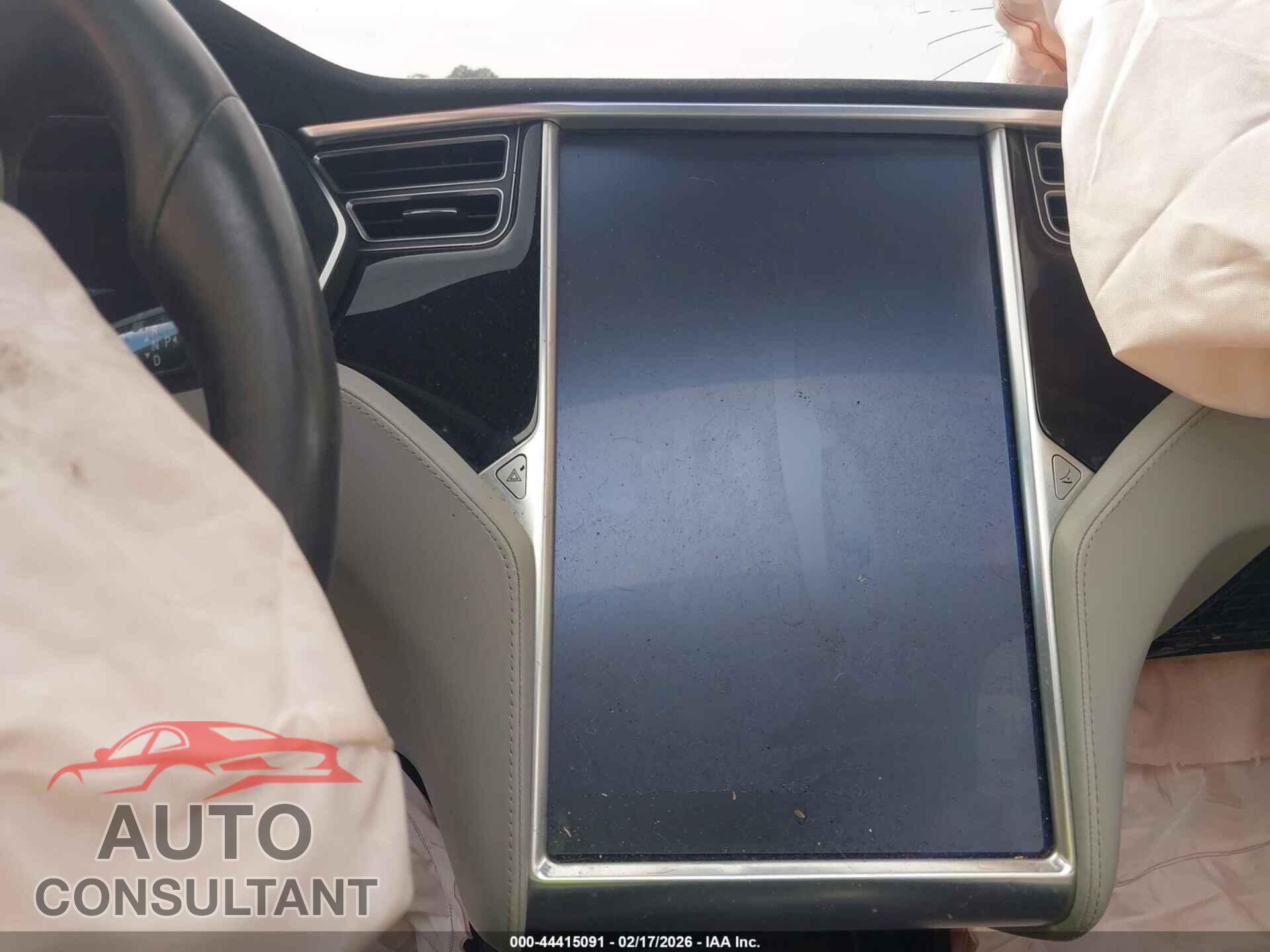 TESLA MODEL S 2015 - 5YJSA1E22FF110855