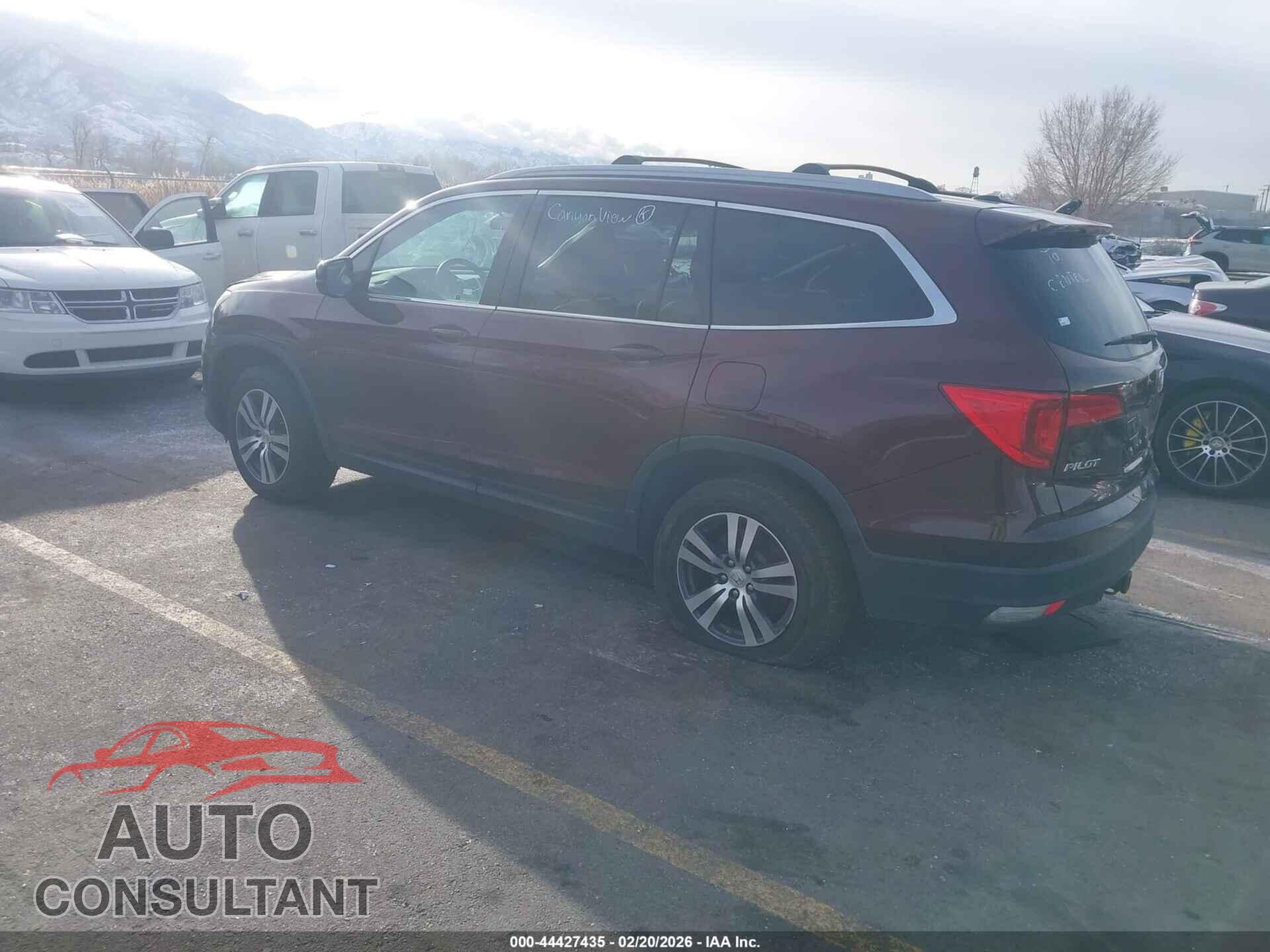HONDA PILOT 2017 - 5FNYF6H35HB006733