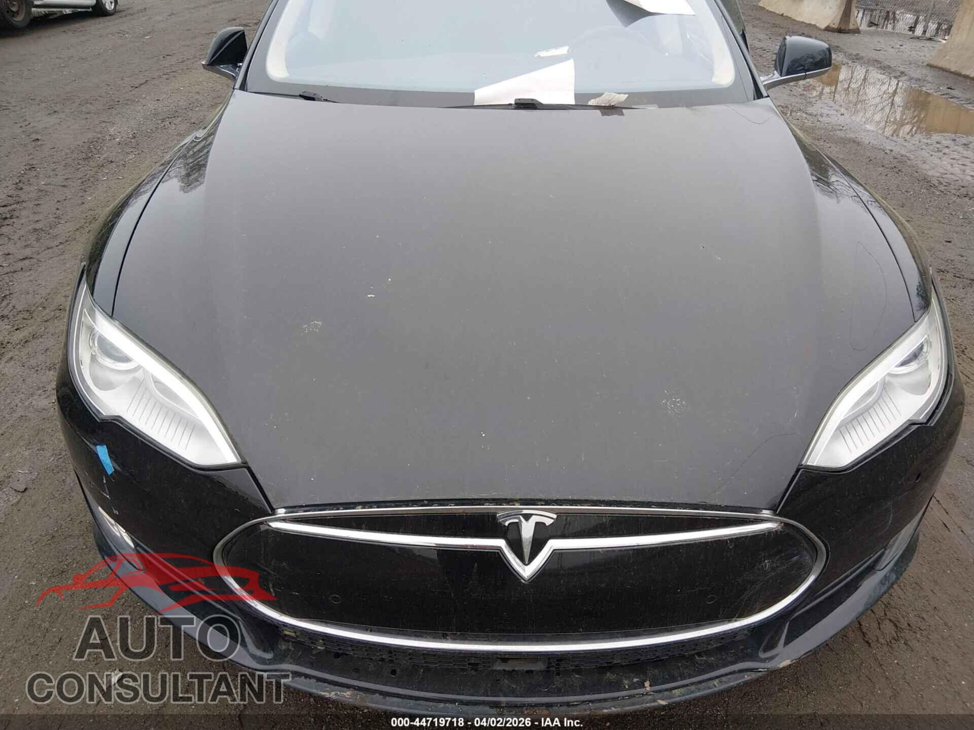 TESLA MODEL S 2014 - 5YJSA1S19EFP52841
