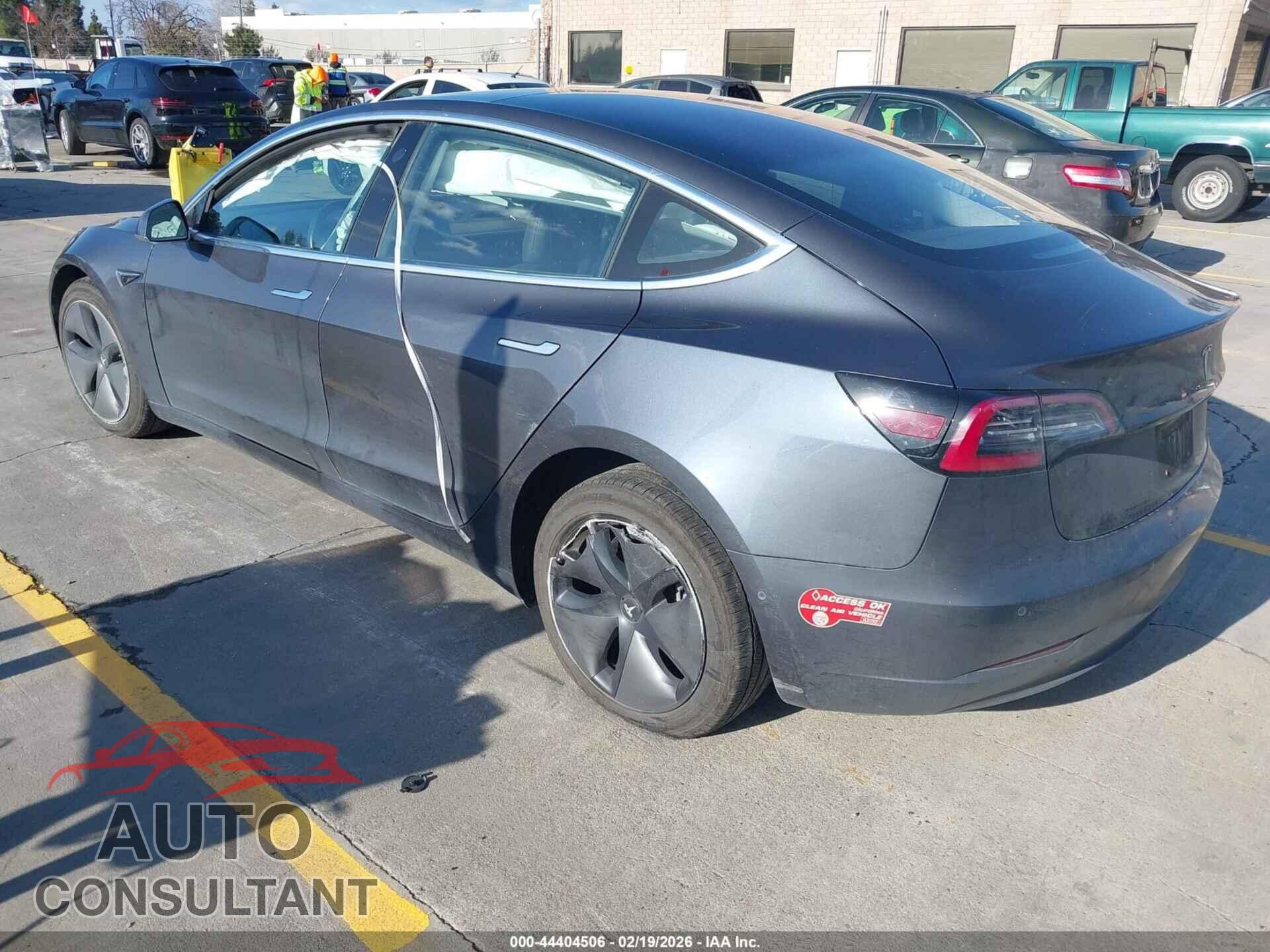 TESLA MODEL 3 2018 - 5YJ3E1EA3JF037682