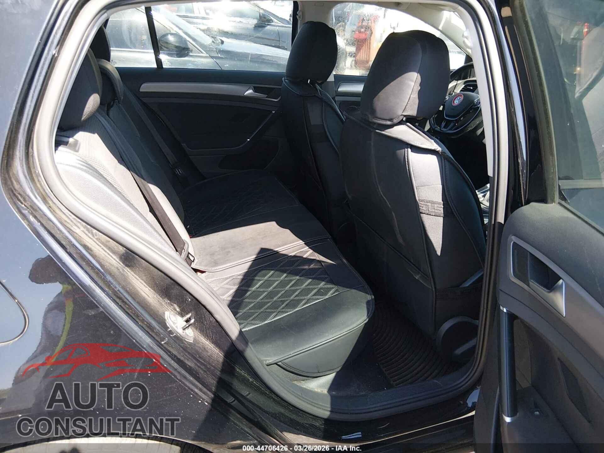 VOLKSWAGEN GOLF 2017 - 3VW217AU7HM026097