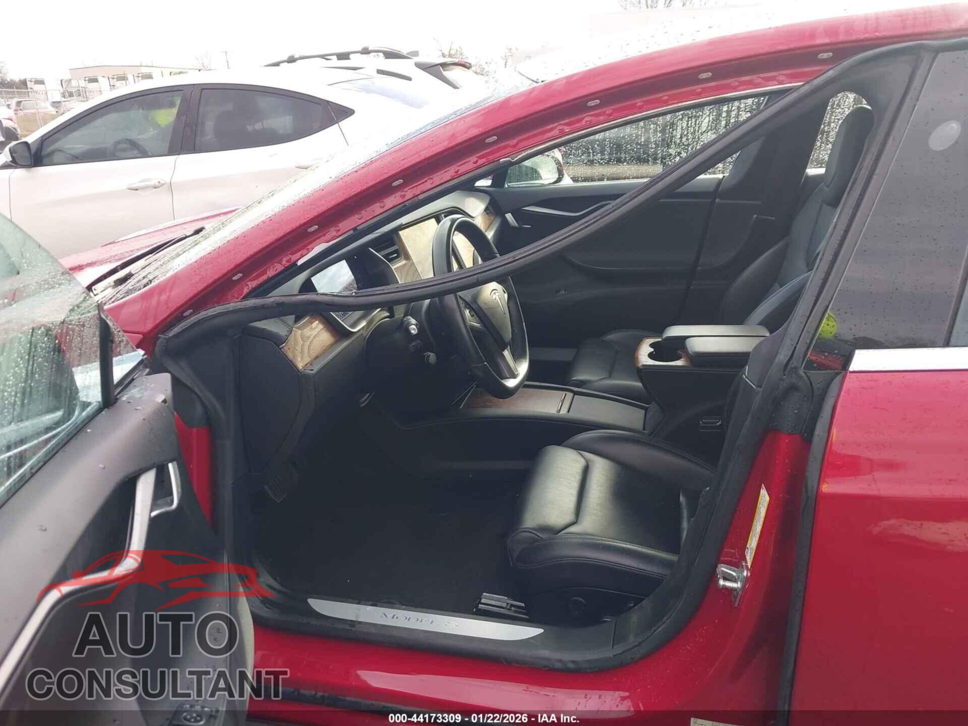 TESLA MODEL S 2019 - 5YJSA1E25KF335104