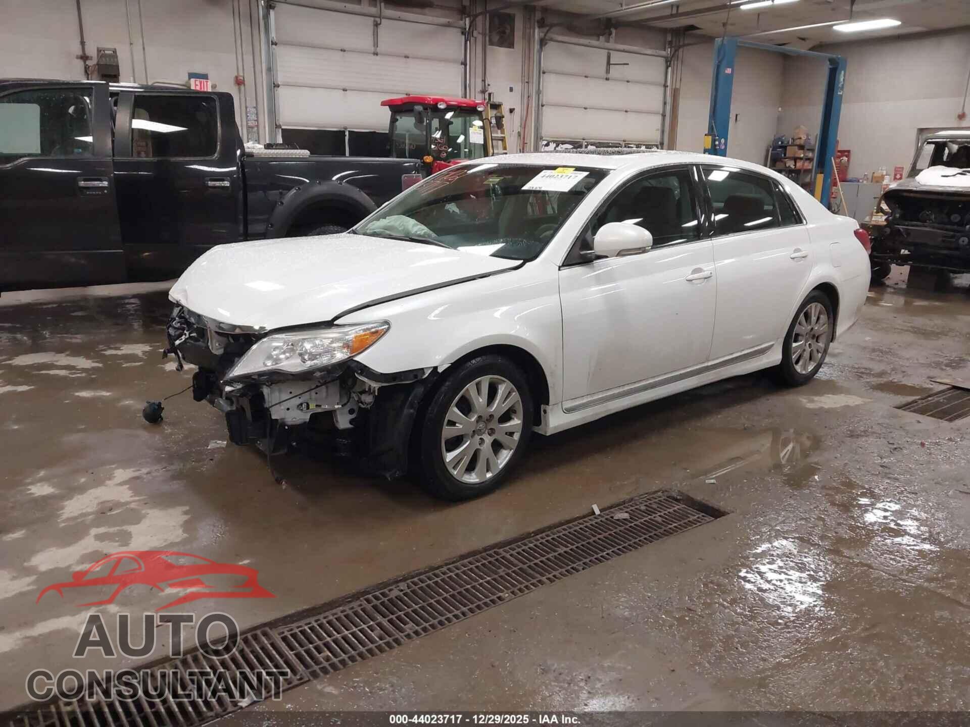 TOYOTA AVALON 2011 - 4T1BK3DB5BU378399