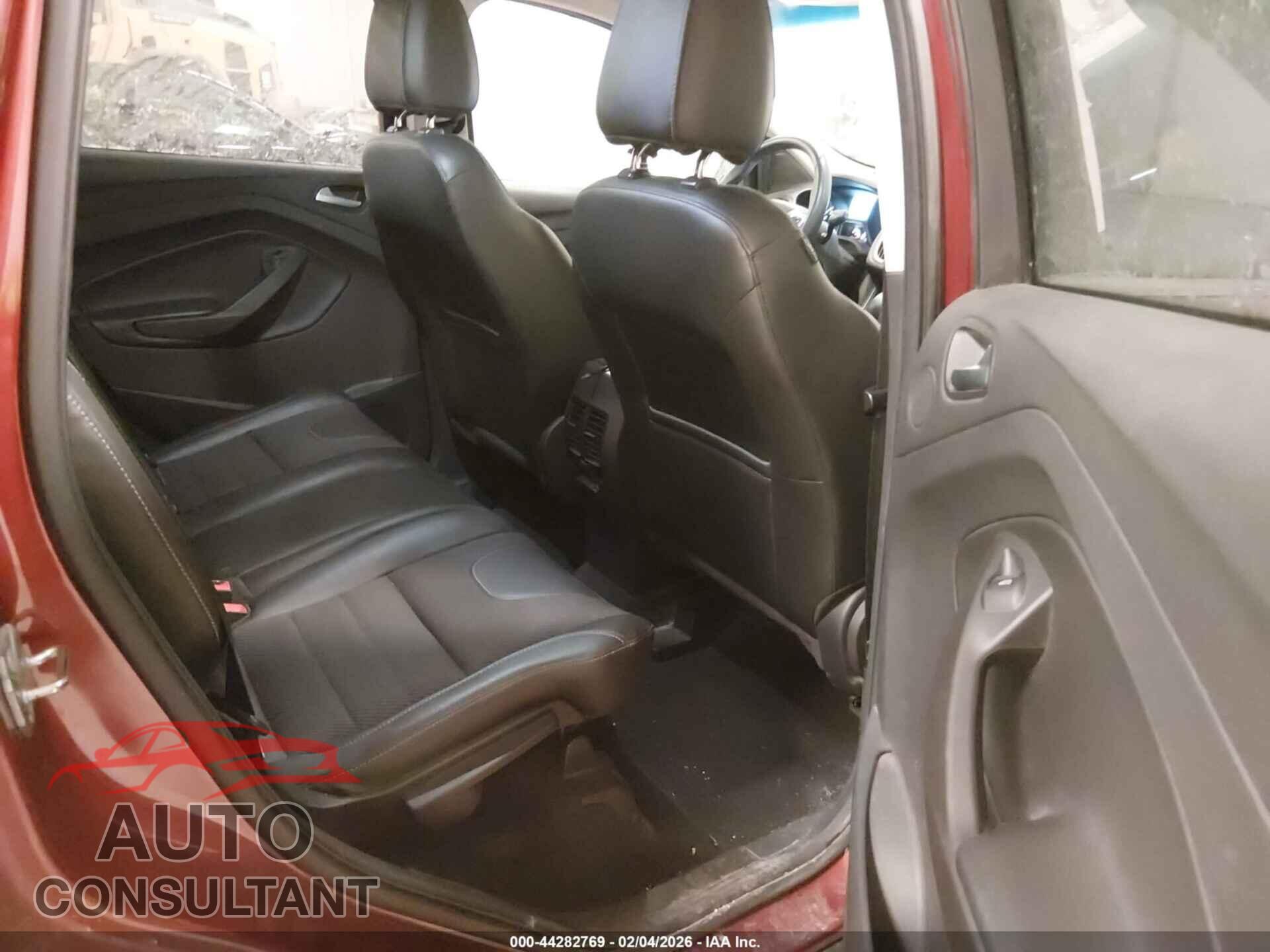 FORD ESCAPE 2015 - 1FMCU9G99FUB04428