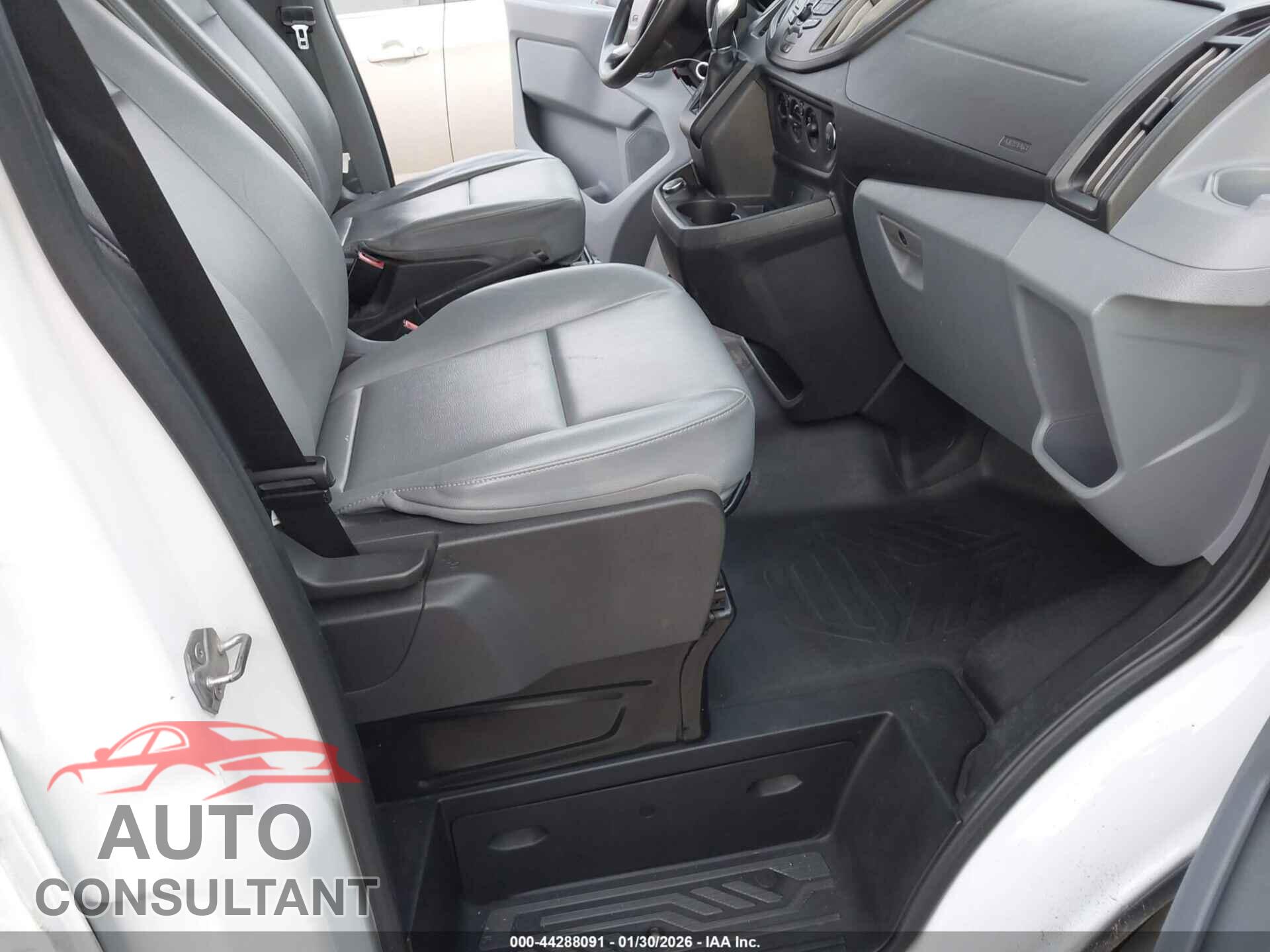 FORD TRANSIT-150 2019 - 1FTYE2YM1KKA30672