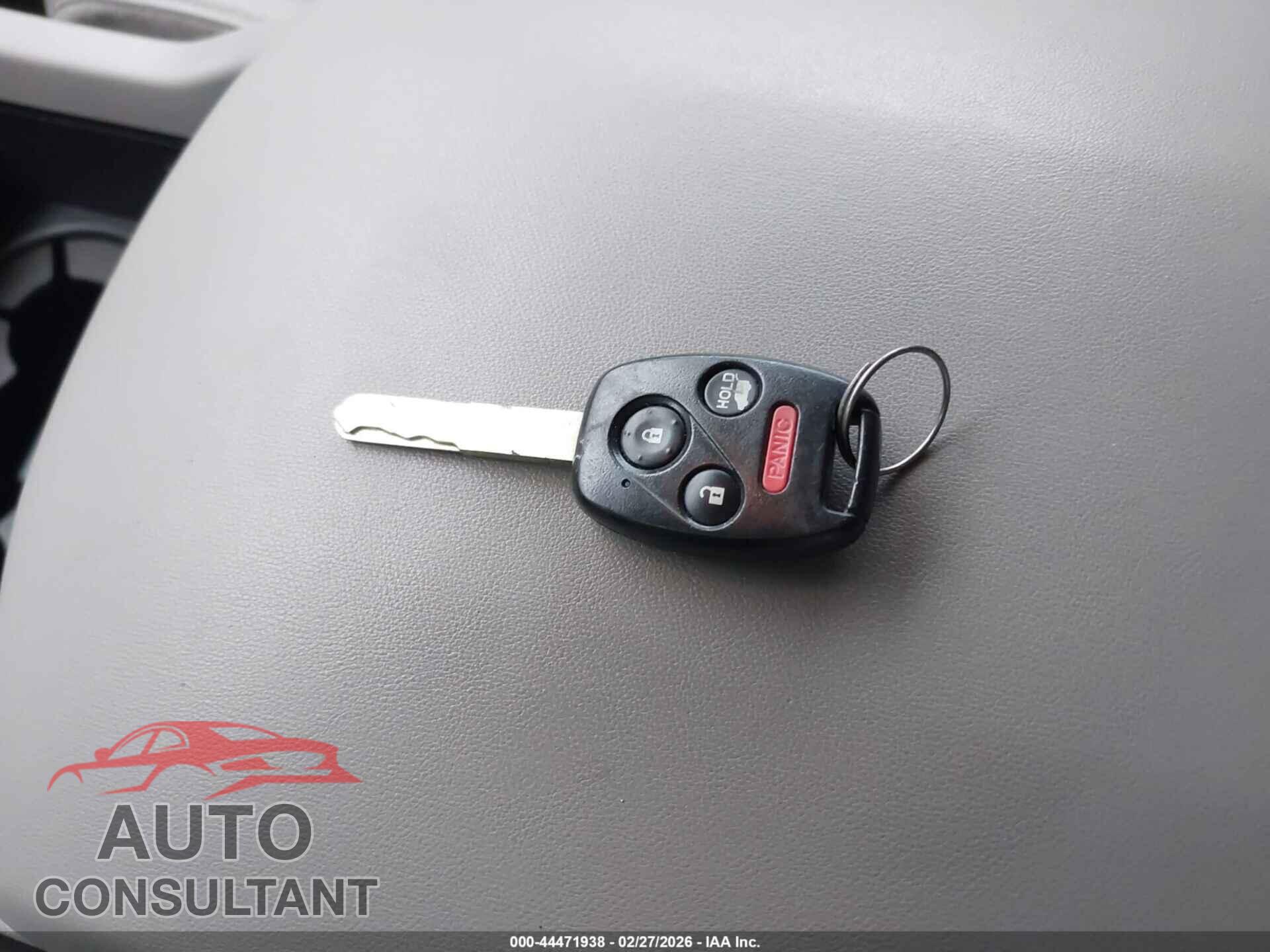 HONDA PILOT 2015 - 5FNYF4H51FB040154
