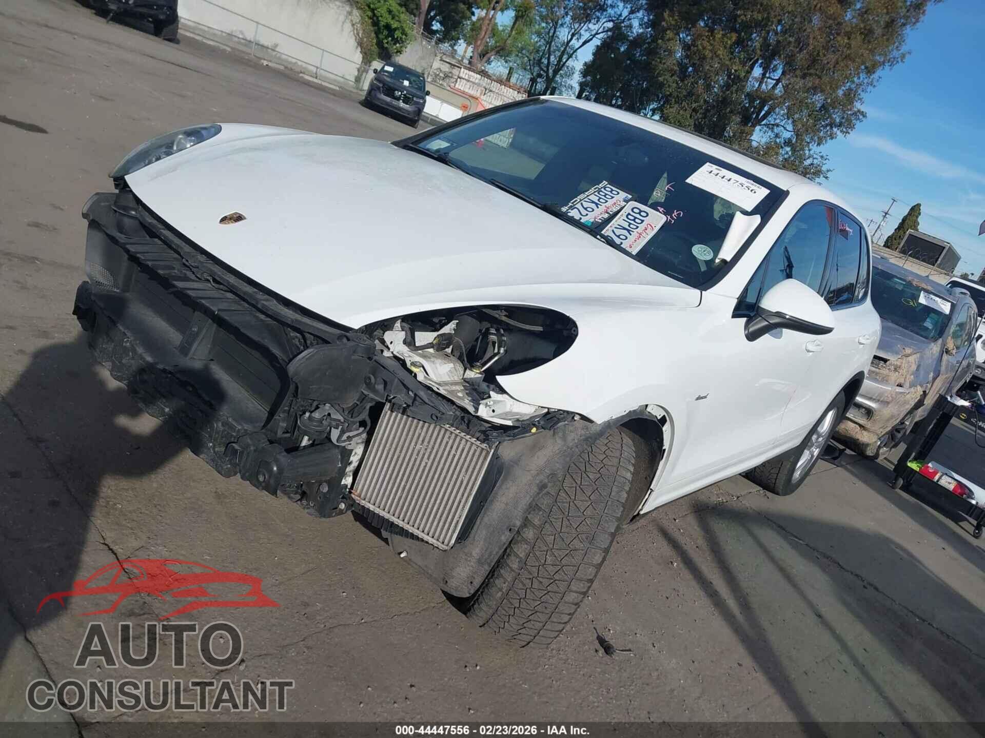 PORSCHE CAYENNE 2016 - WP1AF2A29GKA40427