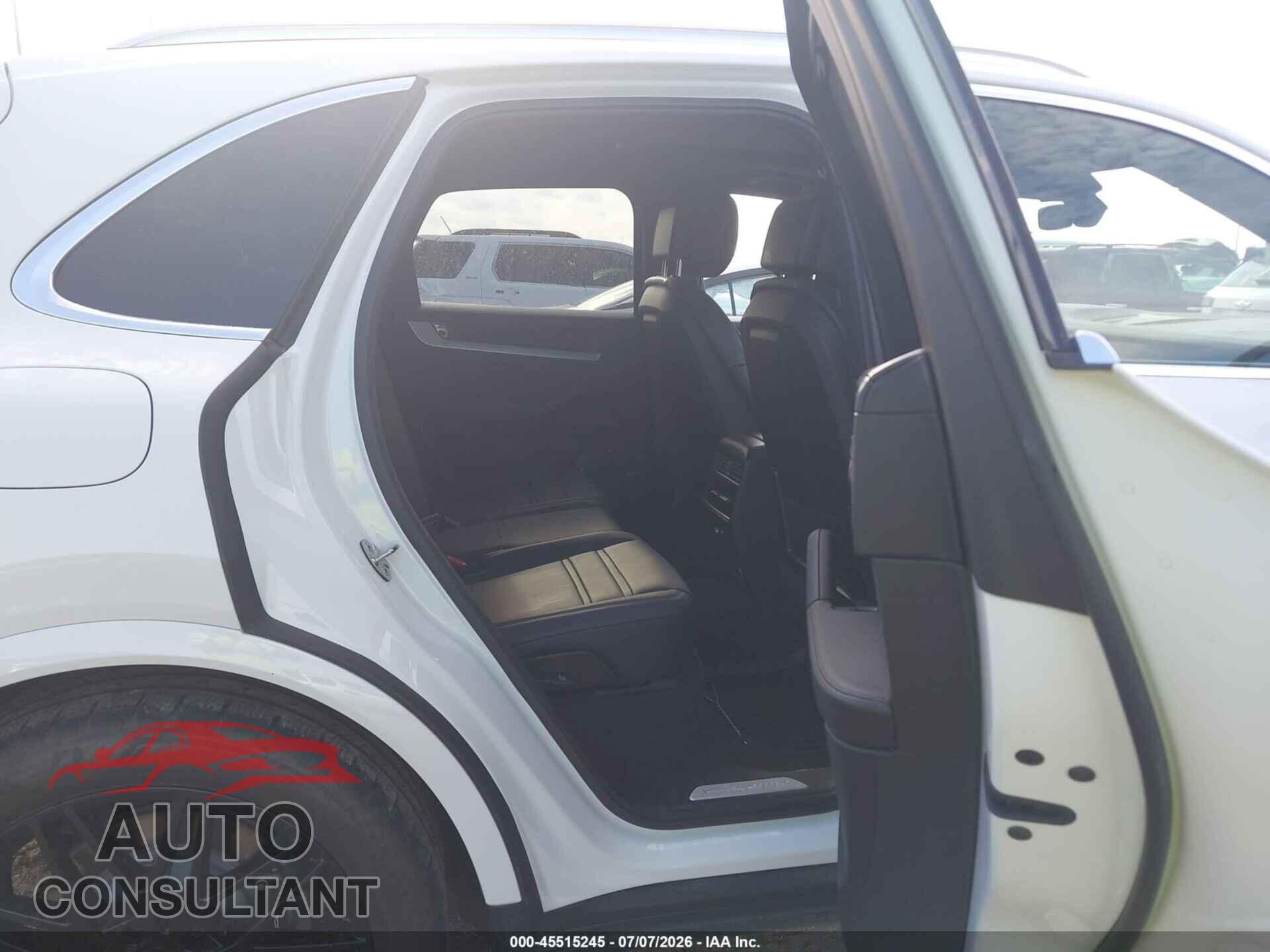 PORSCHE CAYENNE 2024 - WP1AA2AY1RDA13958