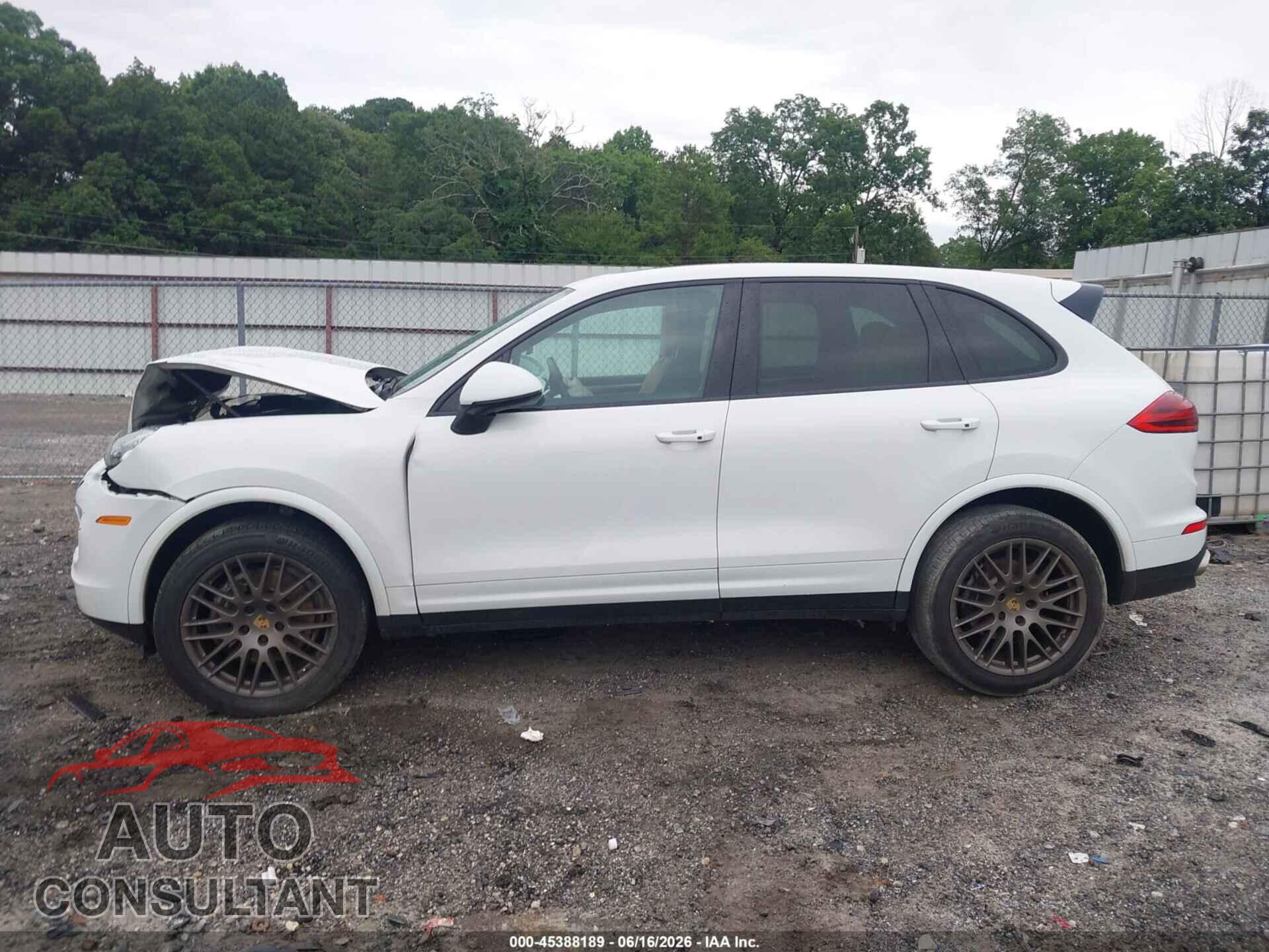 PORSCHE CAYENNE 2017 - WP1AA2A22HKA89761