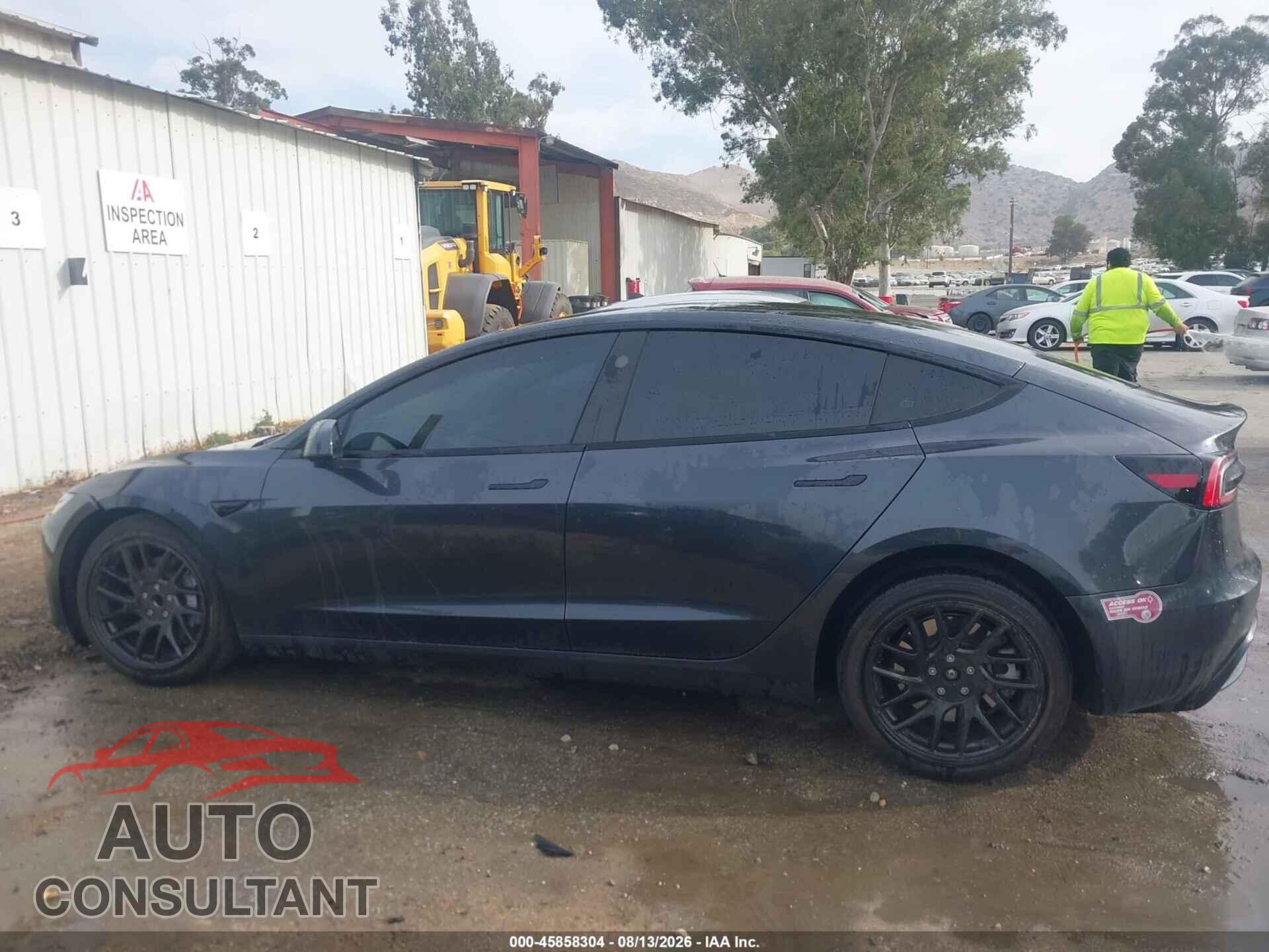 TESLA MODEL 3 2024 - 5YJ3E1EA5RF741166