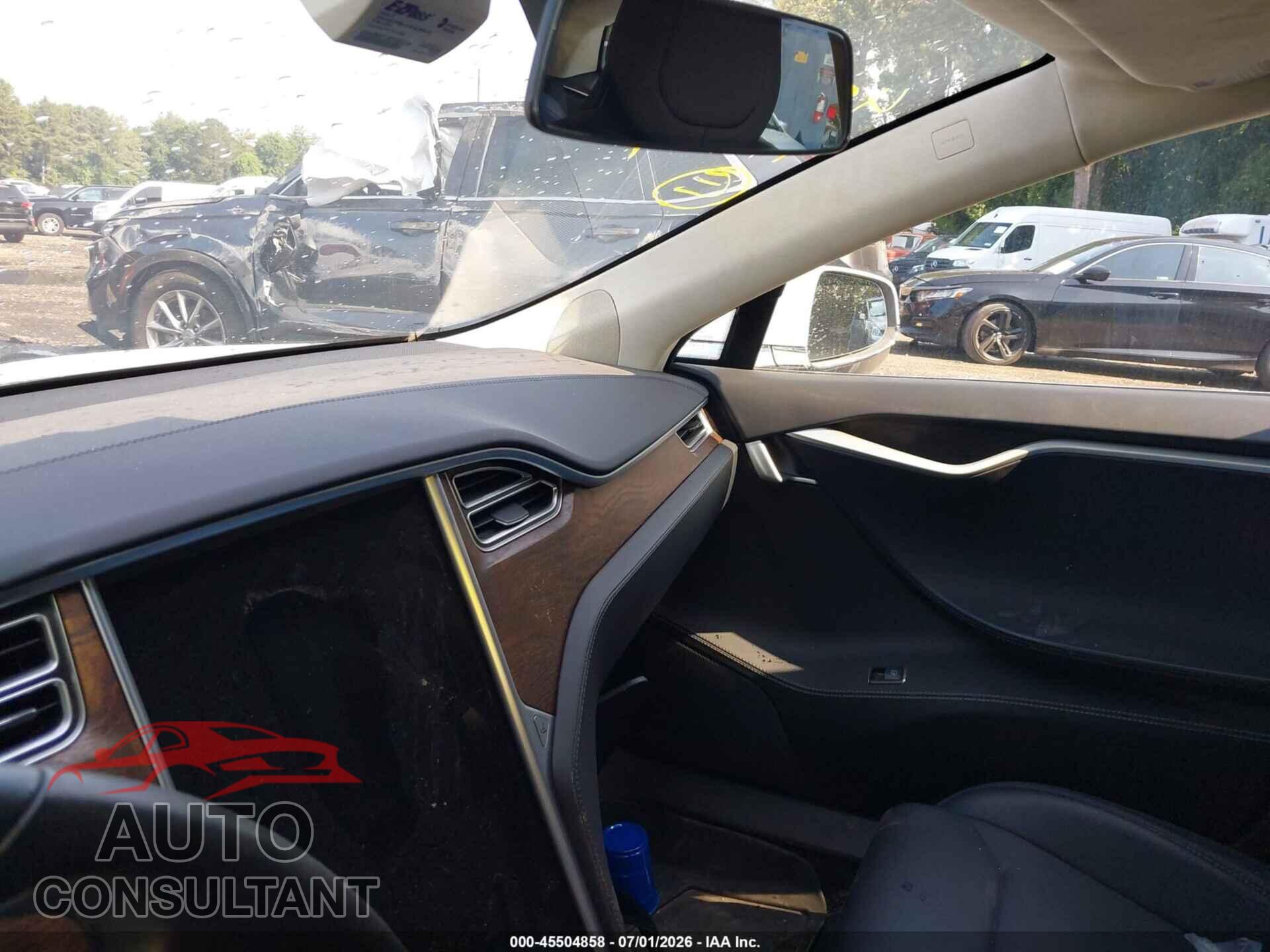 TESLA MODEL S 2017 - 5YJSA1E22HF215608
