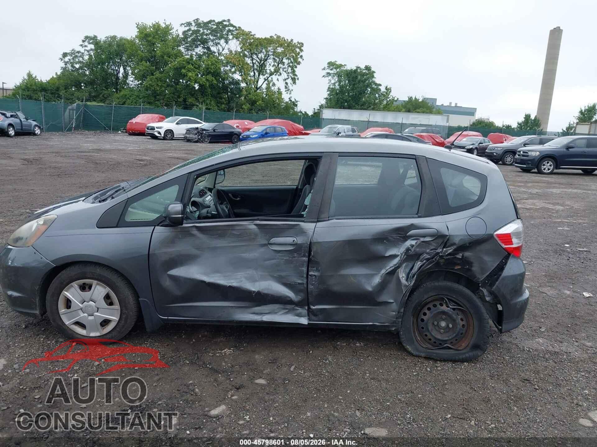 HONDA FIT 2013 - JHMGE8H35DC012015