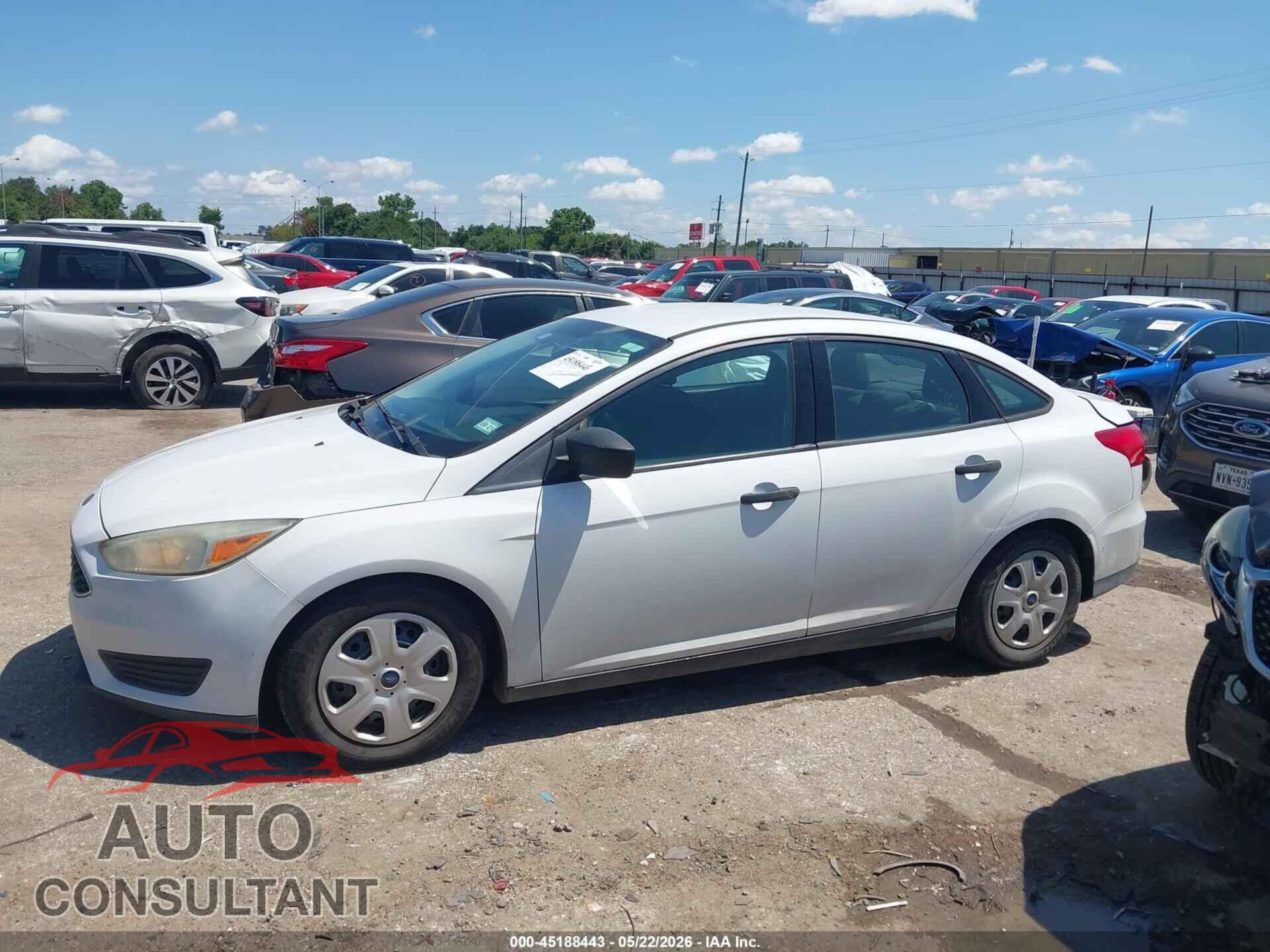 FORD FOCUS 2016 - 1FADP3E26GL387094