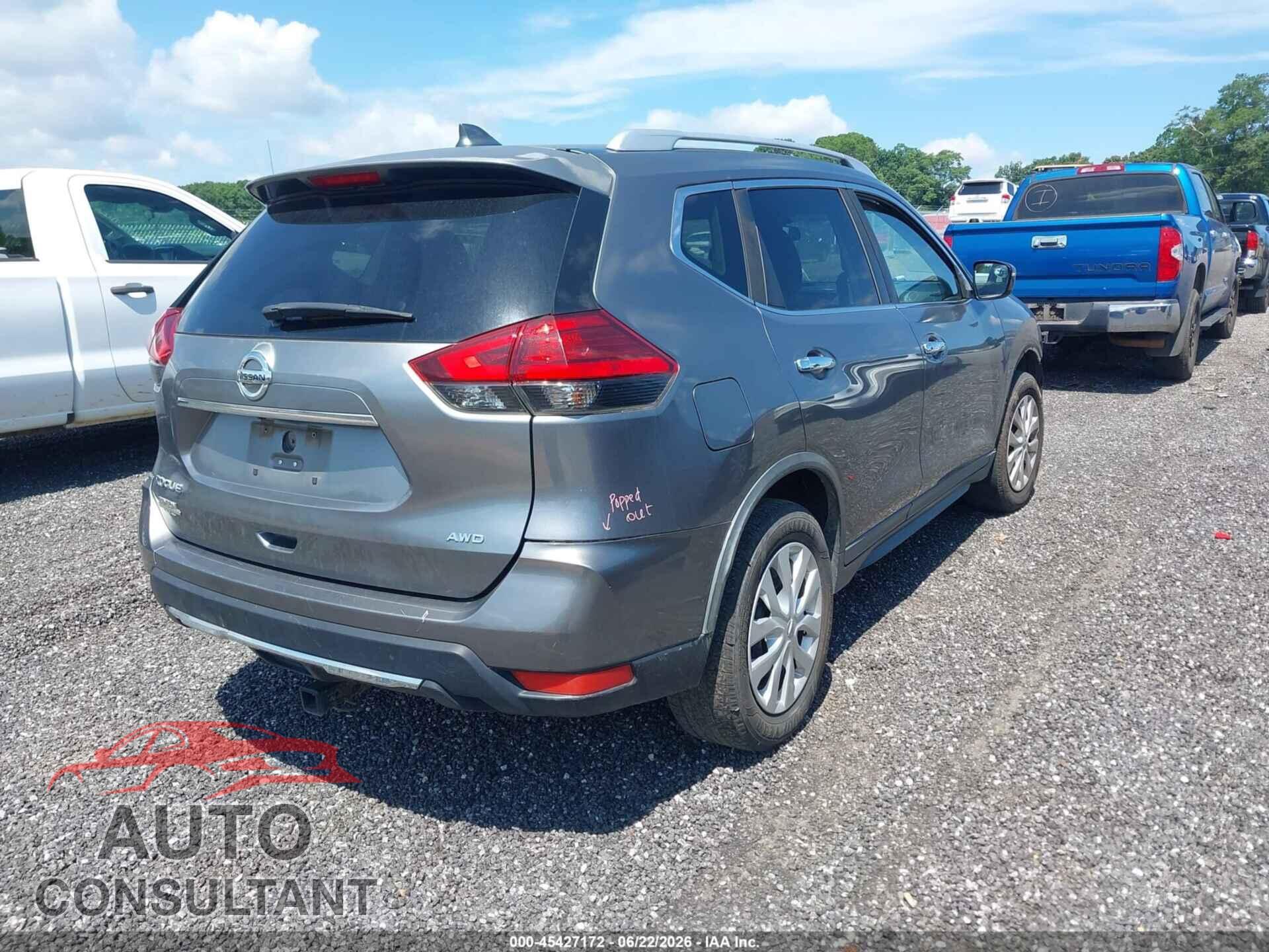 NISSAN ROGUE 2017 - KNMAT2MVXHP515555