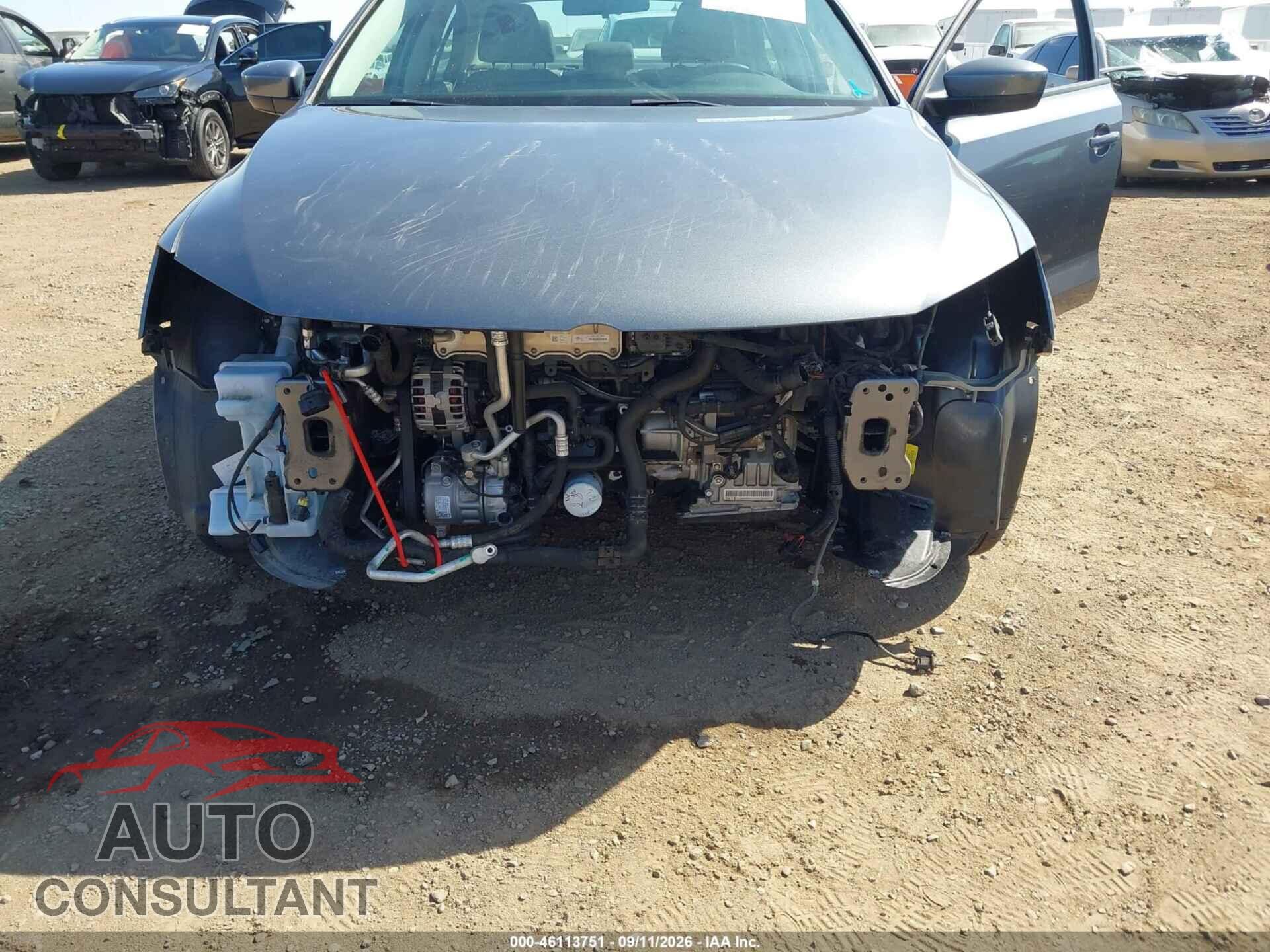 VOLKSWAGEN JETTA 2018 - 3VW2B7AJ8JM231663