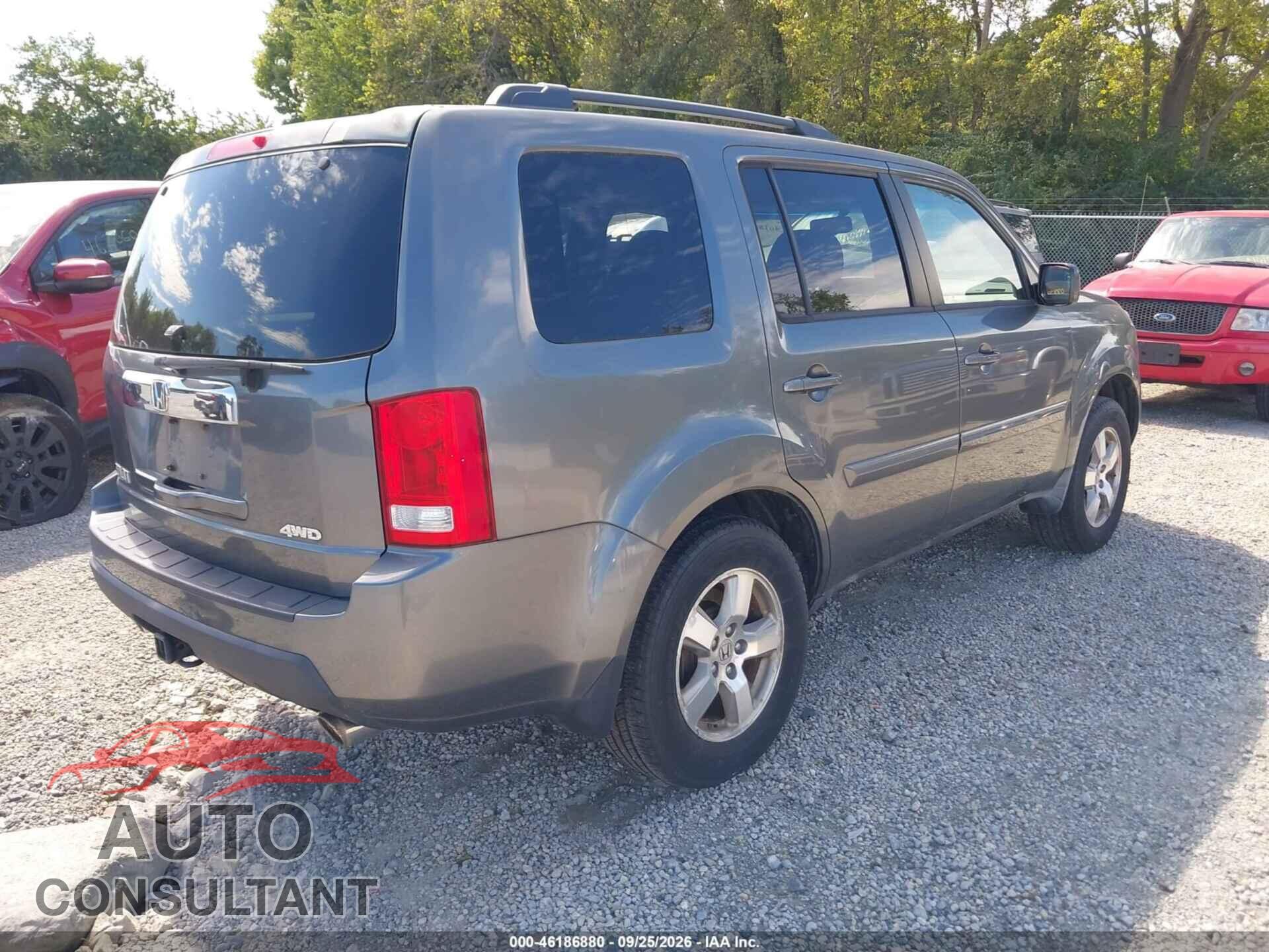 HONDA PILOT 2011 - 5FNYF4H59BB054572
