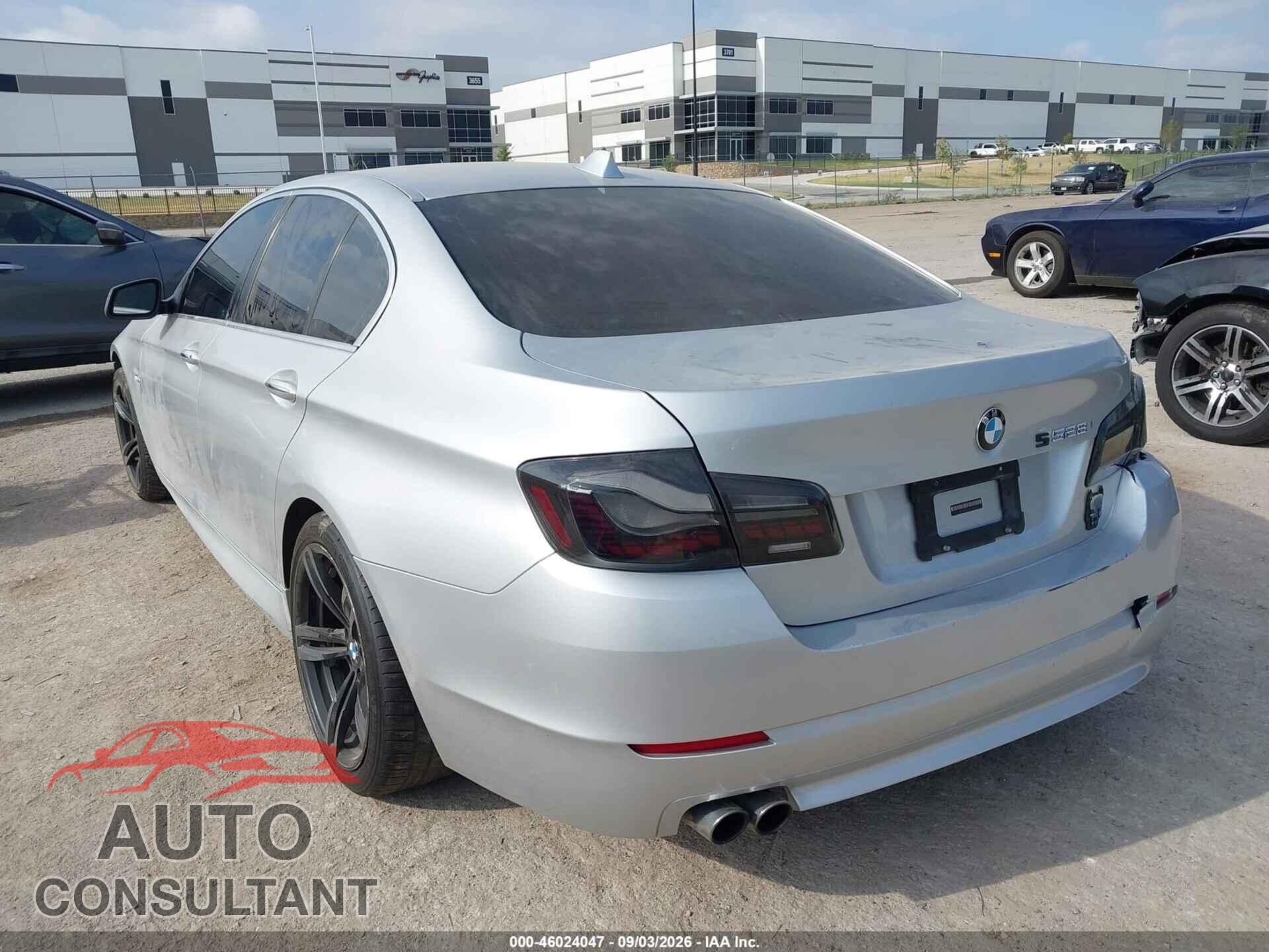 BMW 528I 2011 - WBAFR1C59BC744689