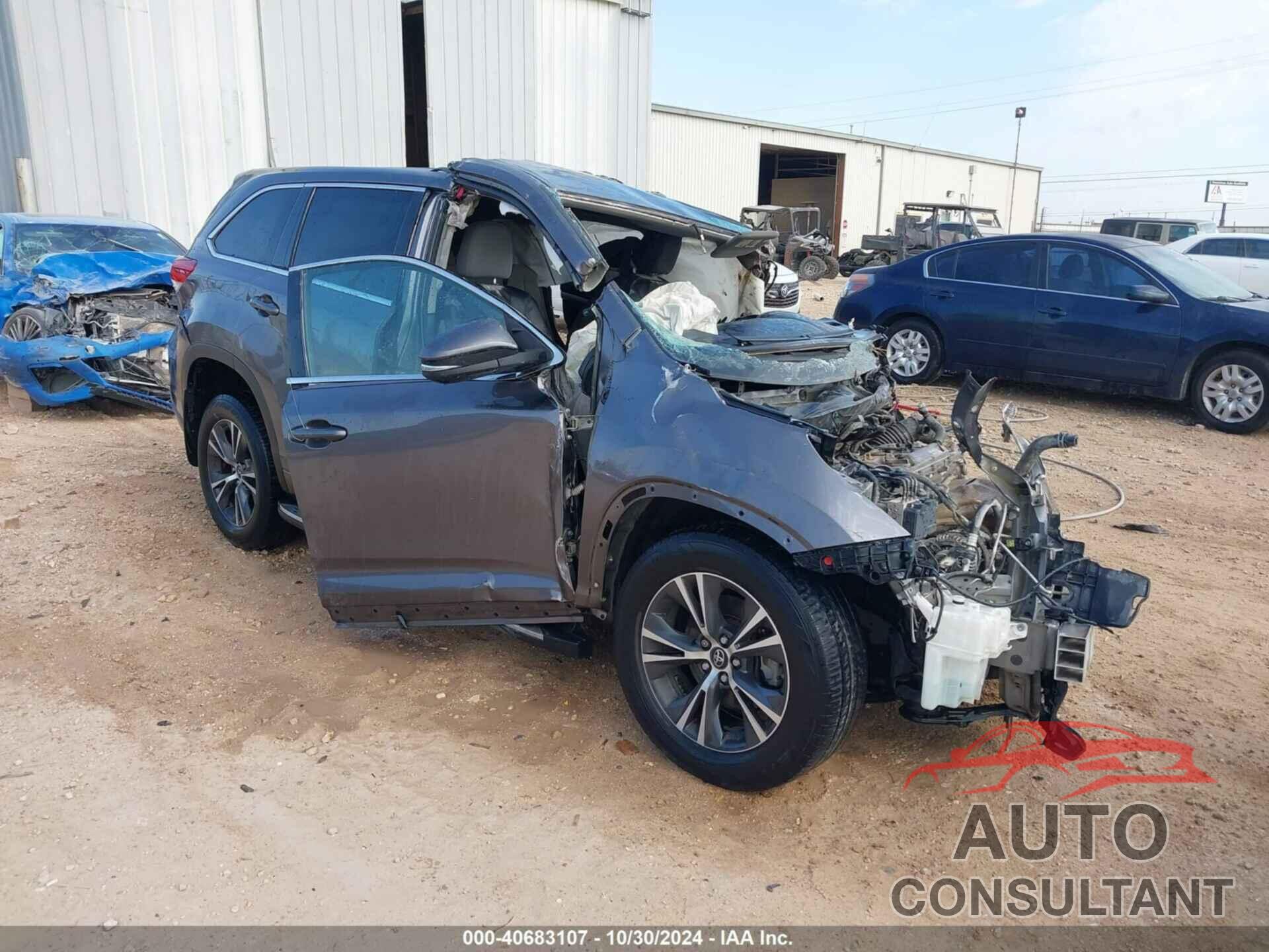 TOYOTA HIGHLANDER 2018 - 5TDZARFH2JS038821