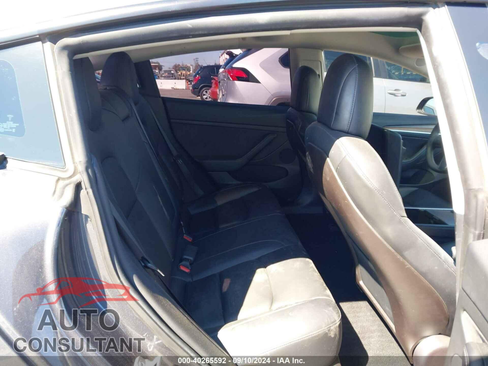 TESLA MODEL 3 2021 - 5YJ3E1EA2MF995975