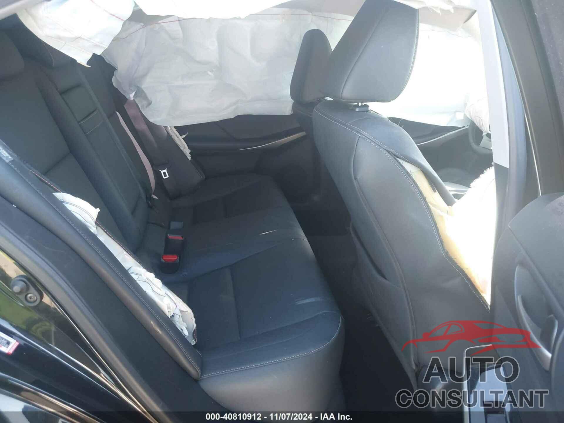 LEXUS IS 300 2019 - JTHBA1D23K5099666