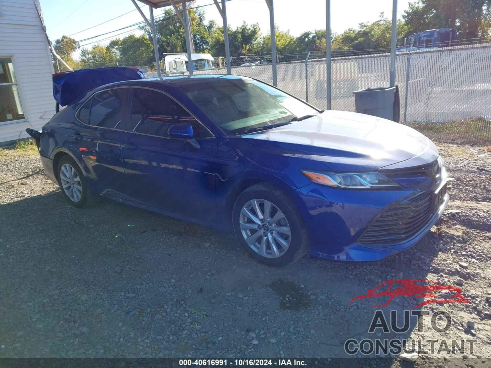 TOYOTA CAMRY 2018 - 4T1B11HK6JU561925