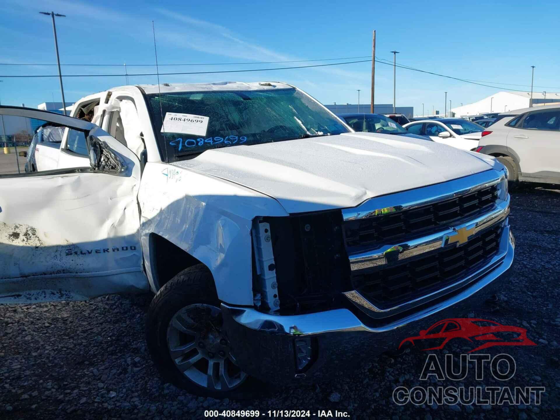 CHEVROLET SILVERADO 1500 2018 - 1GCVKREC2JZ382083