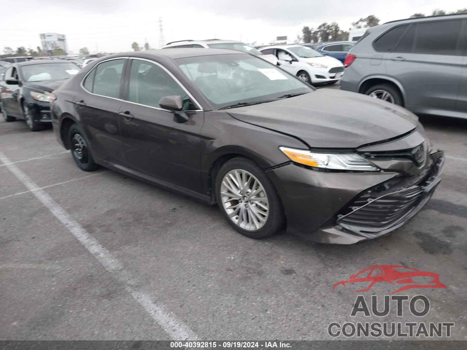 TOYOTA CAMRY 2018 - 4T1B11HK7JU503130