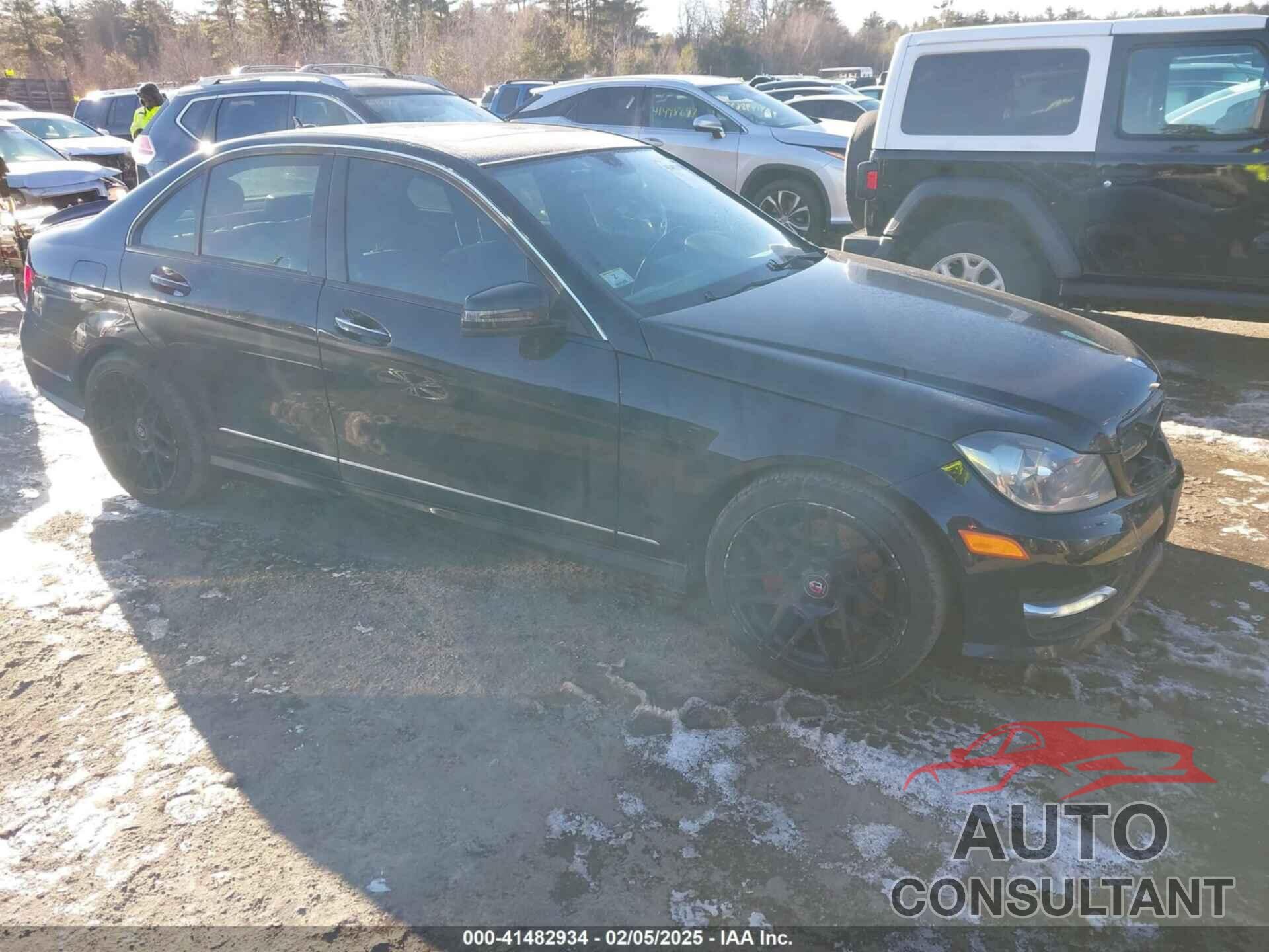 MERCEDES-BENZ C 300 2013 - WDDGF8AB7DA818200