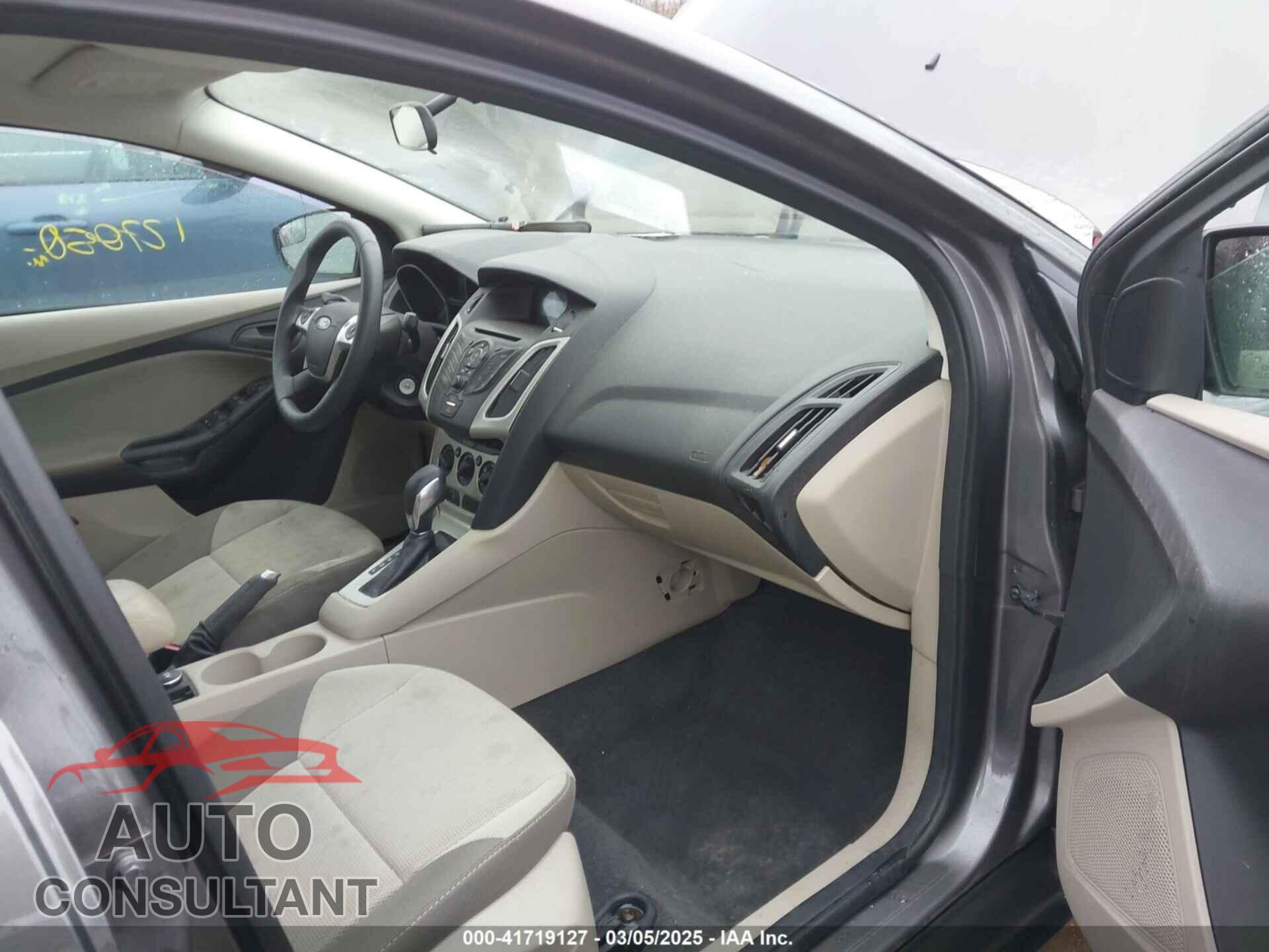 FORD FOCUS 2012 - 1FAHP3F26CL220986