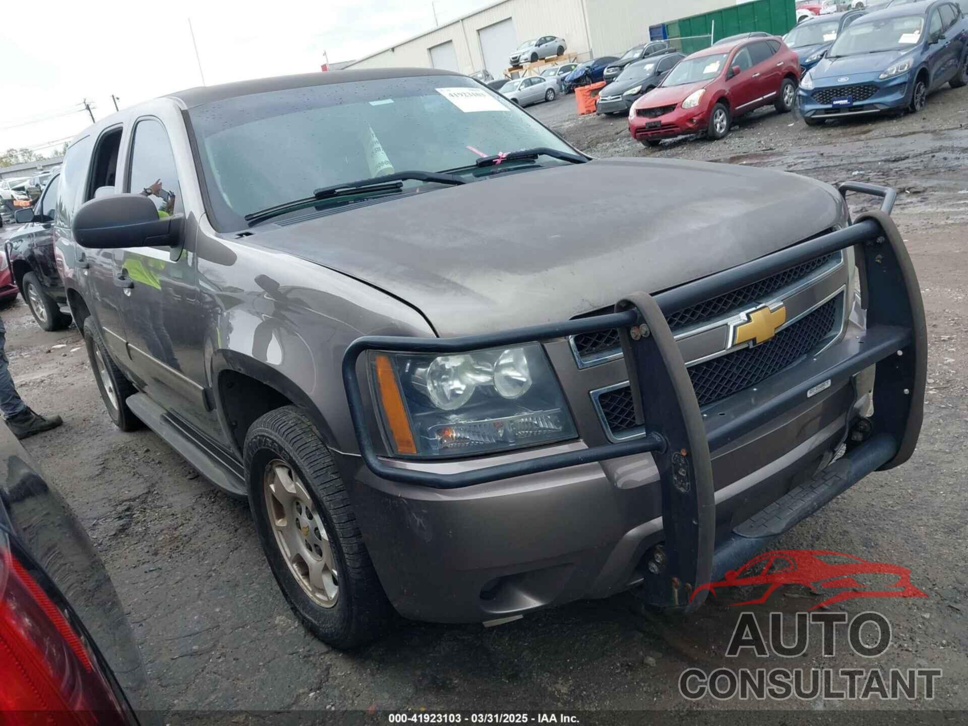 CHEVROLET TAHOE 2014 - 1GNLC2E01ER172704