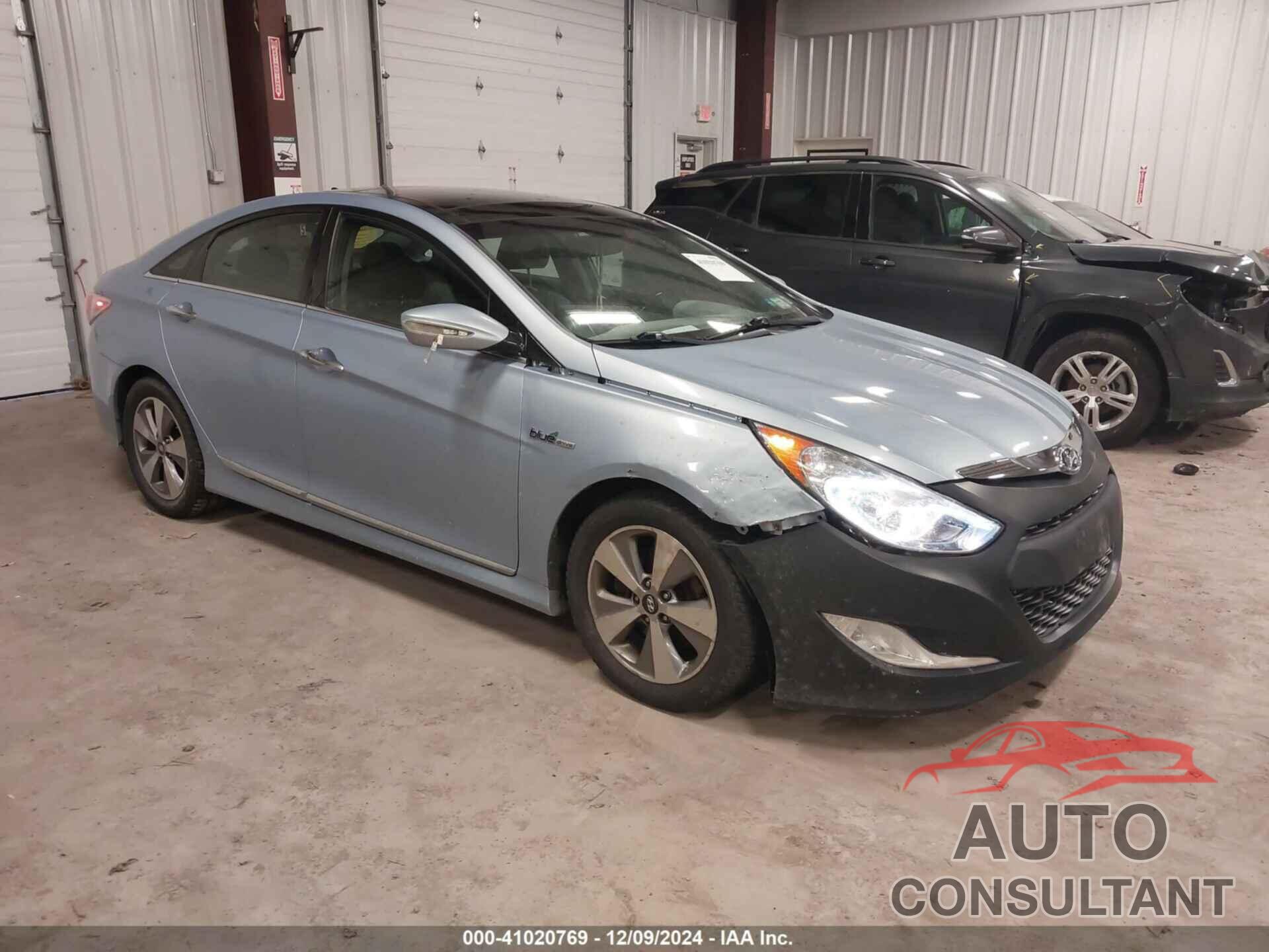 HYUNDAI SONATA HYBRID 2011 - KMHEC4A46BA018517