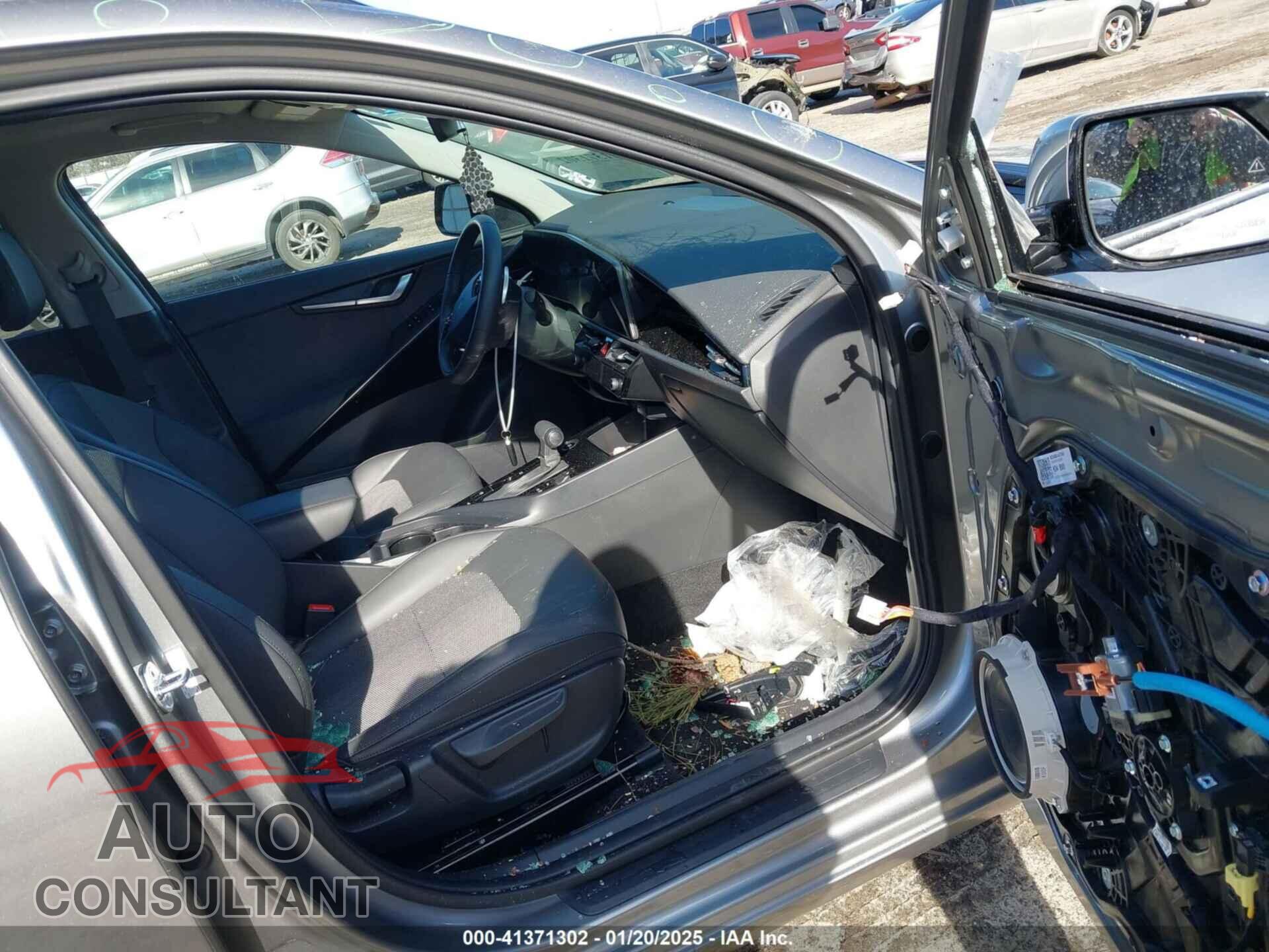 KIA NIRO 2023 - KNDCR3LEXP5073711