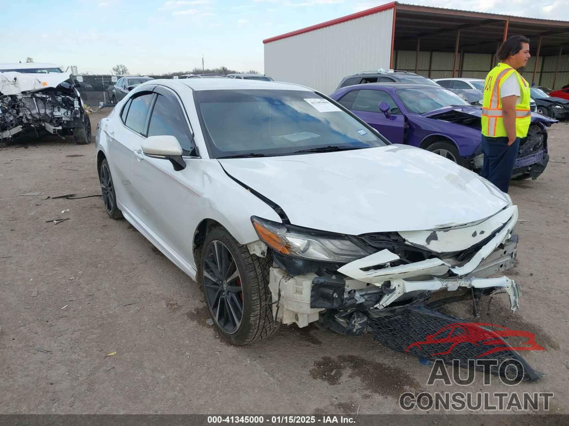 TOYOTA CAMRY 2018 - 4T1B61HK3JU655469