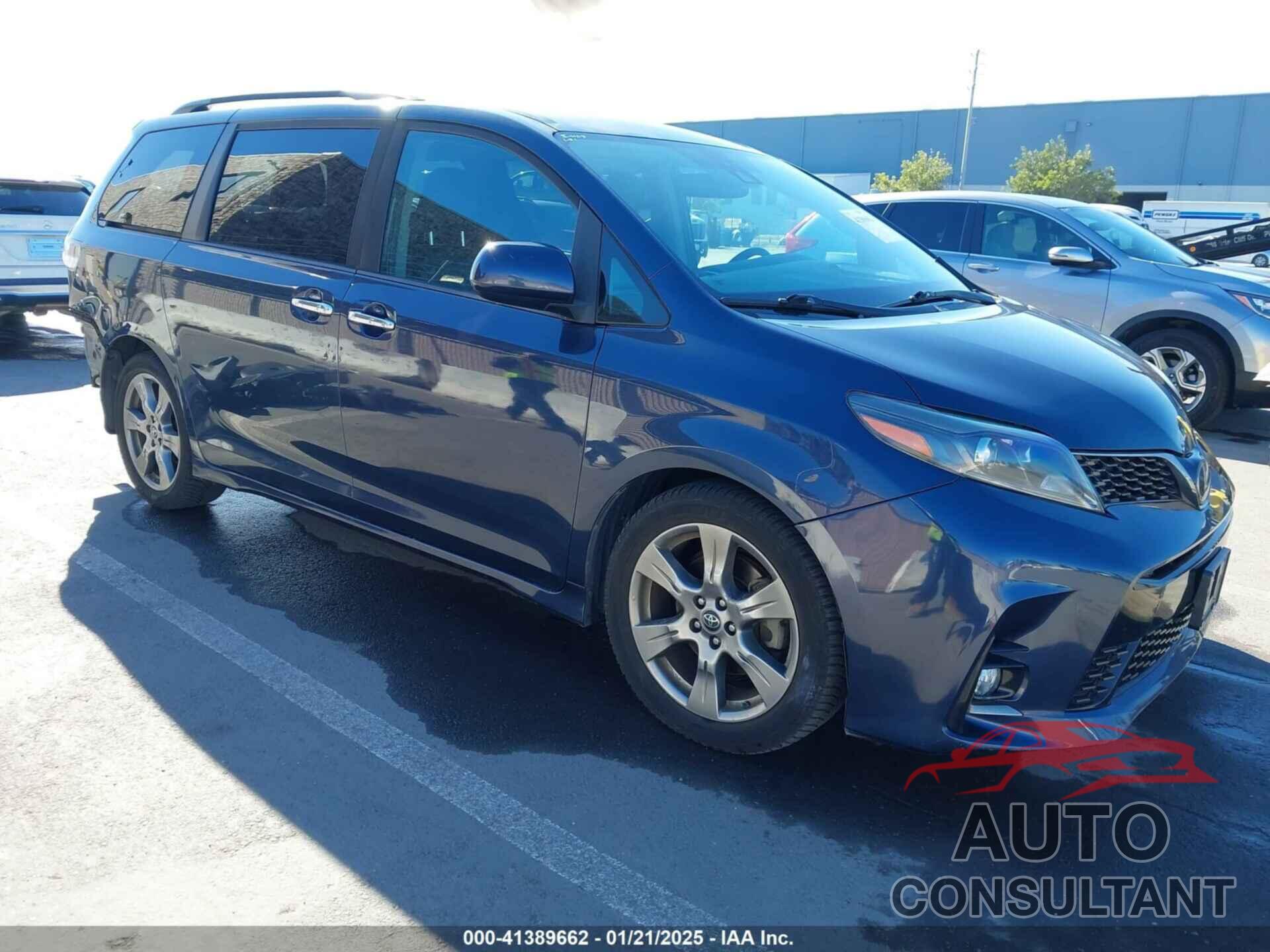 TOYOTA SIENNA 2018 - 5TDXZ3DC8JS950681