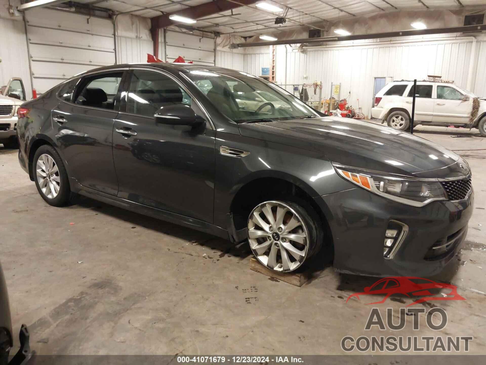 KIA OPTIMA 2018 - 5XXGT4L33JG190184