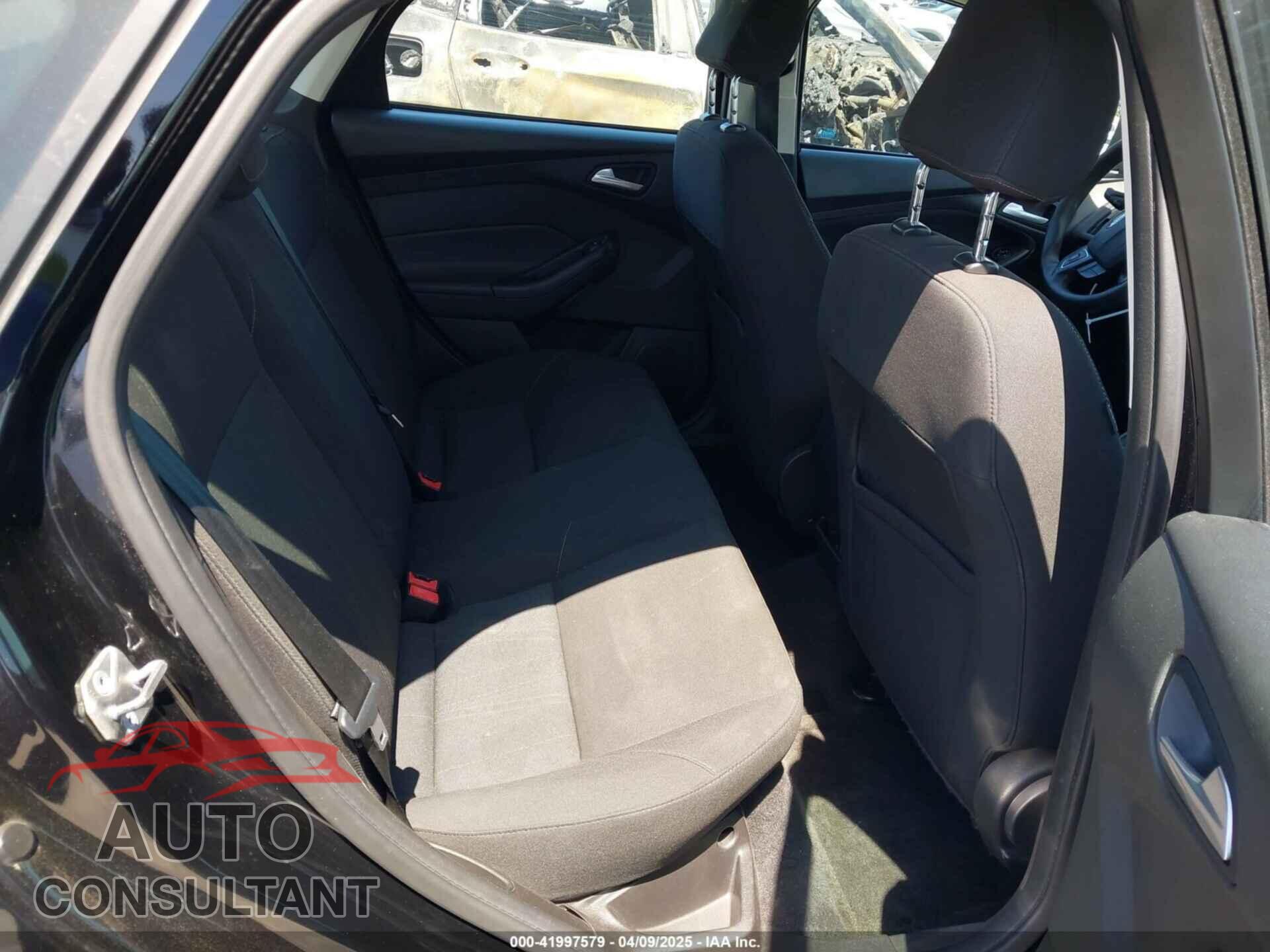 FORD FOCUS 2017 - 1FADP3FE7HL289993