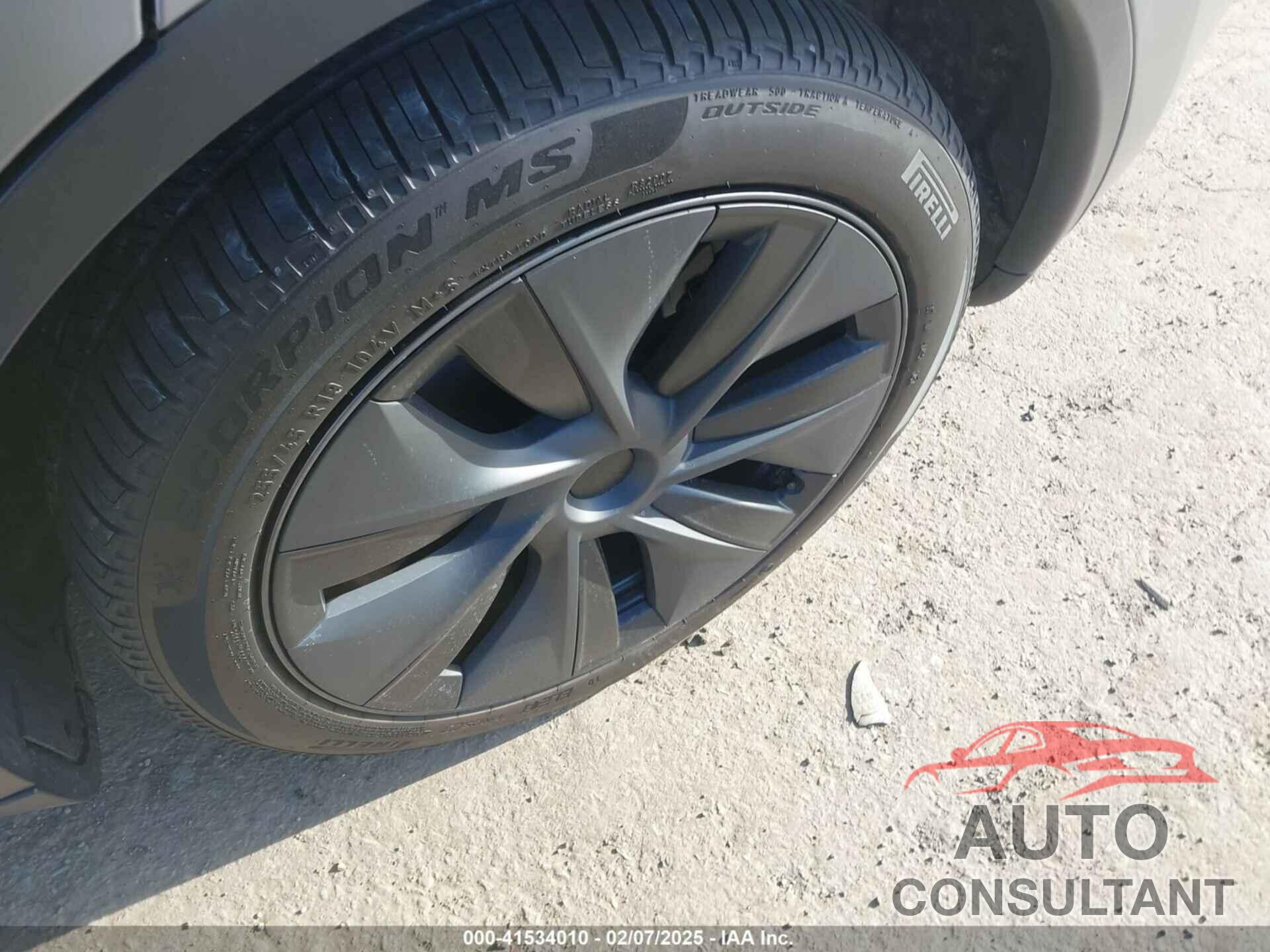 TESLA MODEL Y 2024 - 7SAYGDEE2RA311261