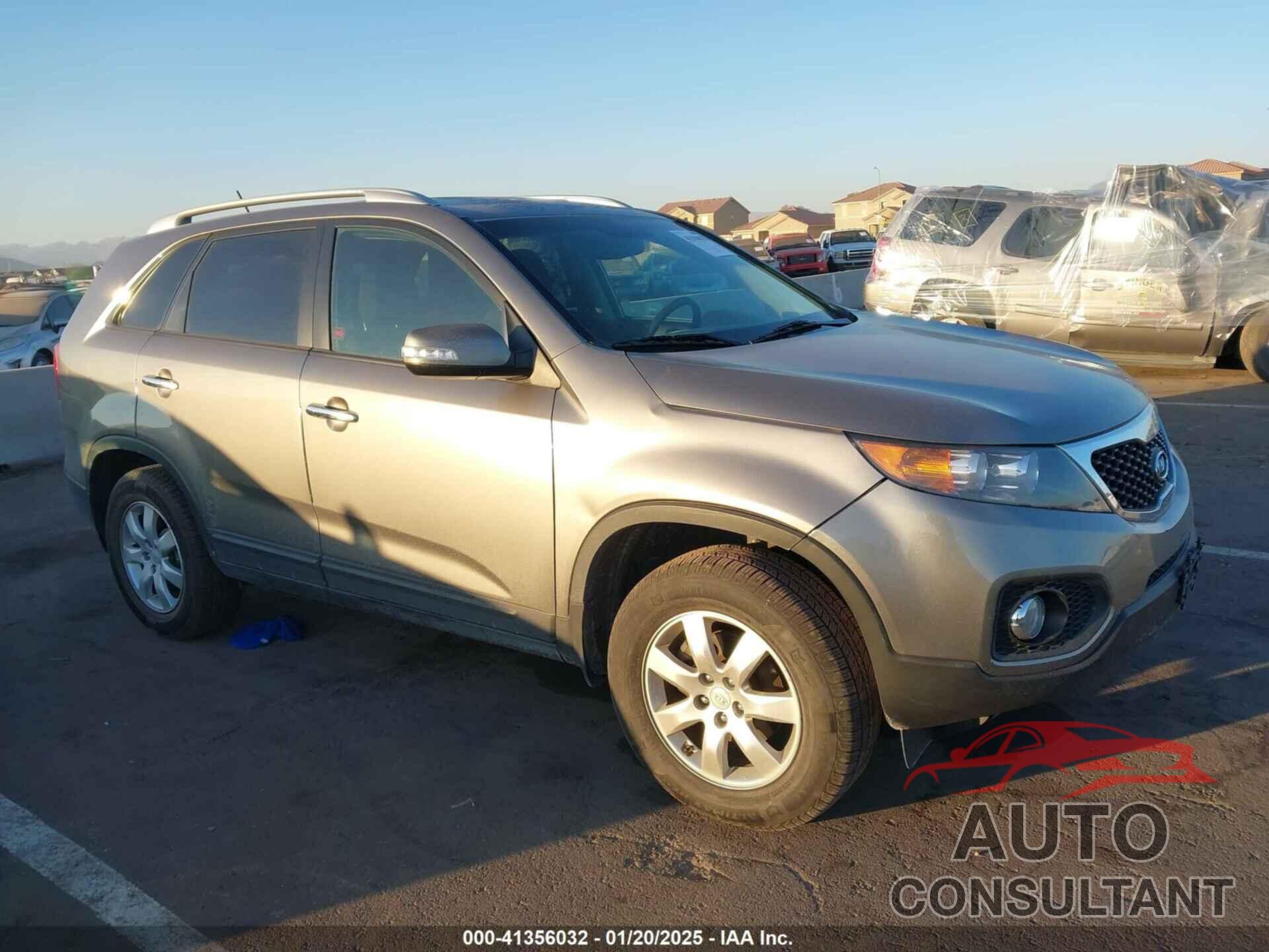 KIA SORENTO 2011 - 5XYKT4A17BG064113